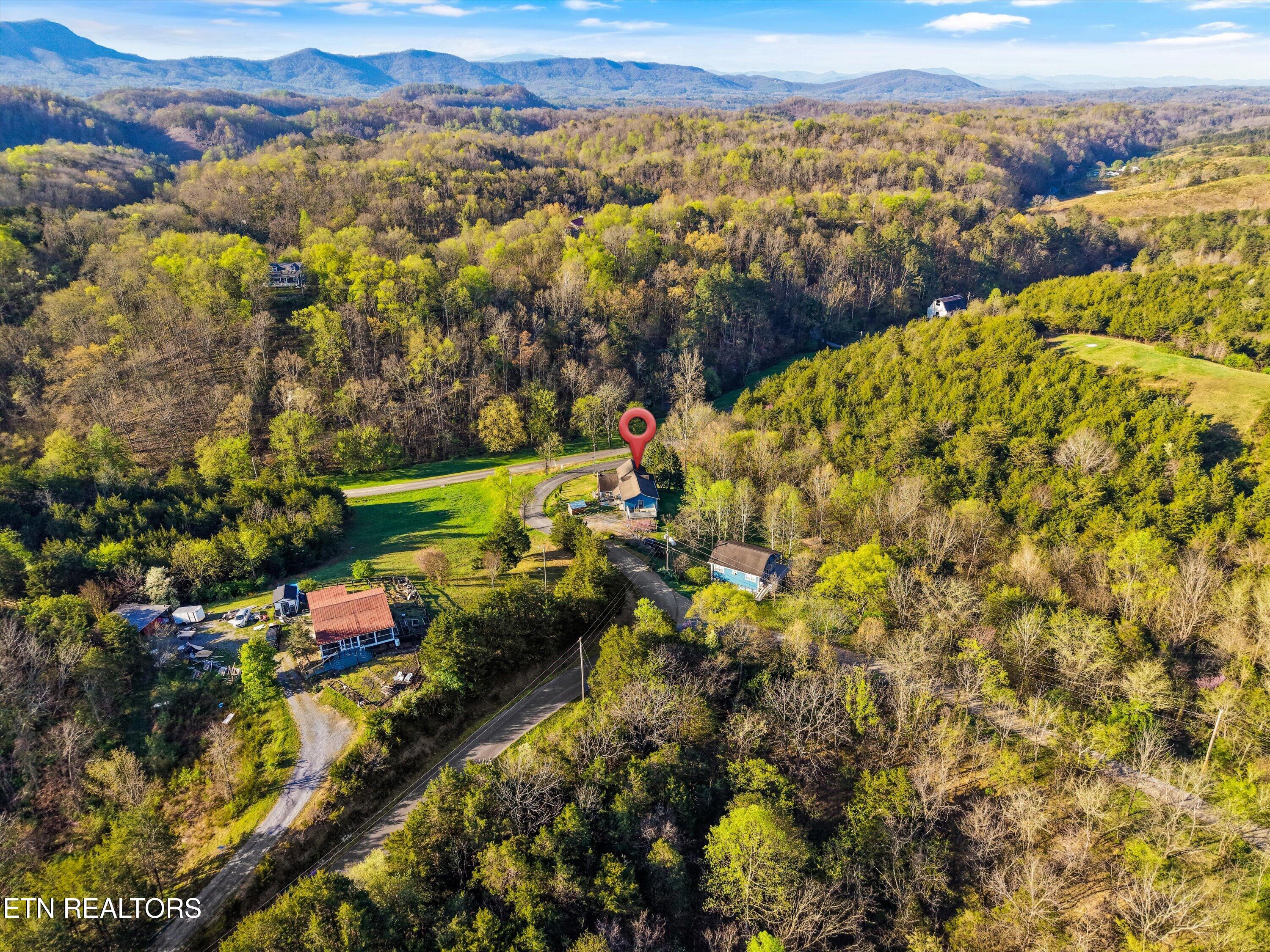 2501 Valley View Road Dandridge TN 37725