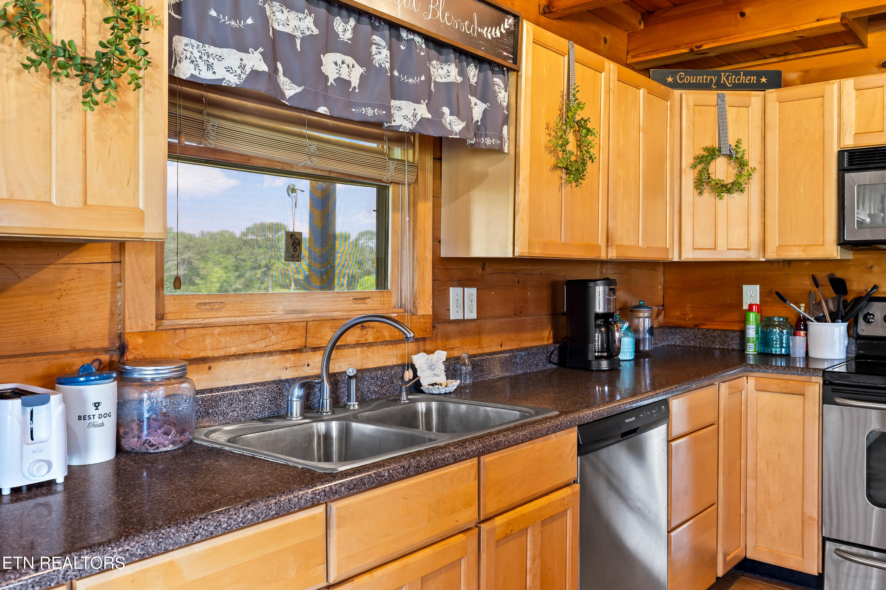 3995 W Meadow Road Greenback TN 37742