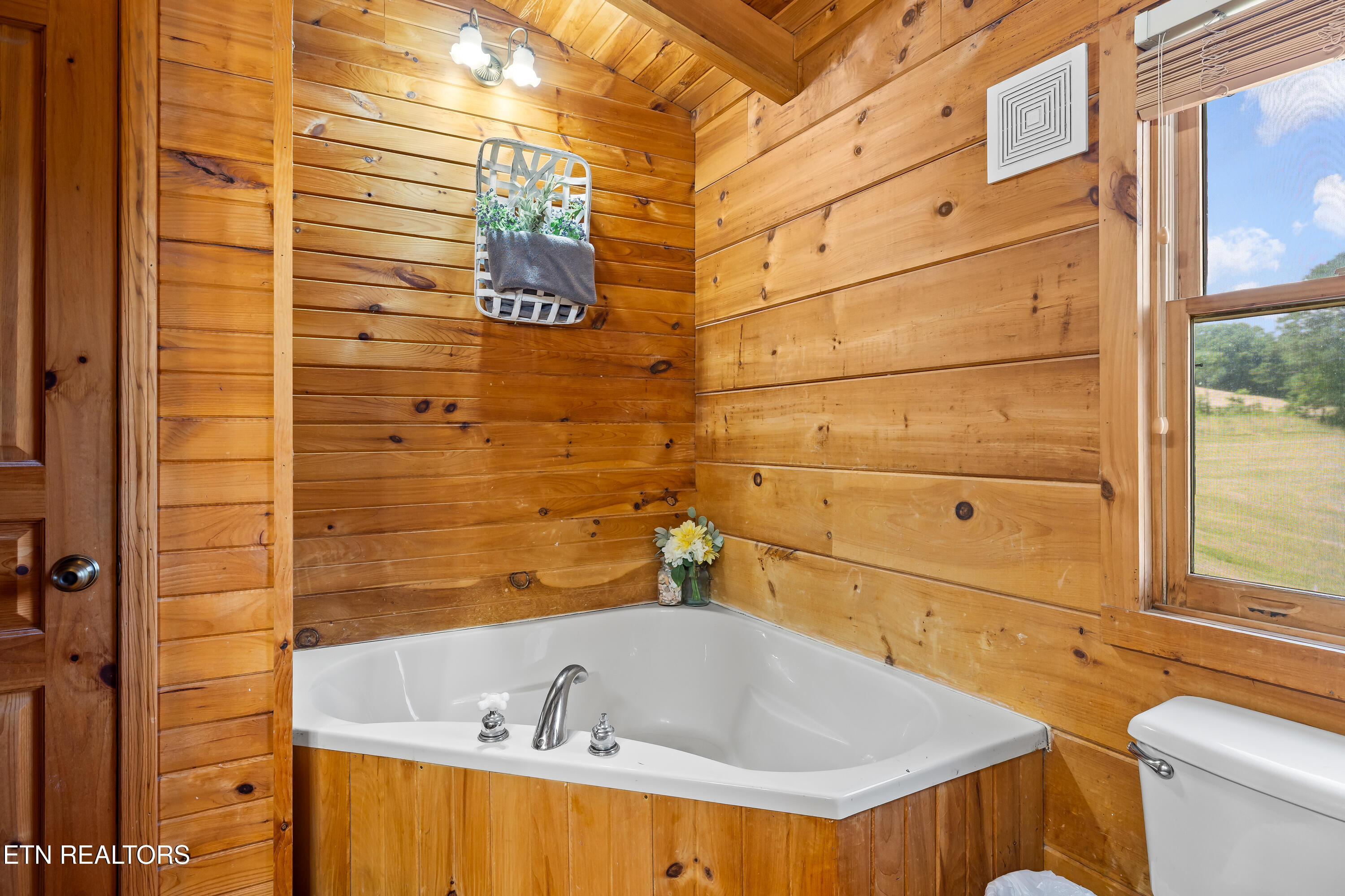 3995 W Meadow Road Greenback TN 37742