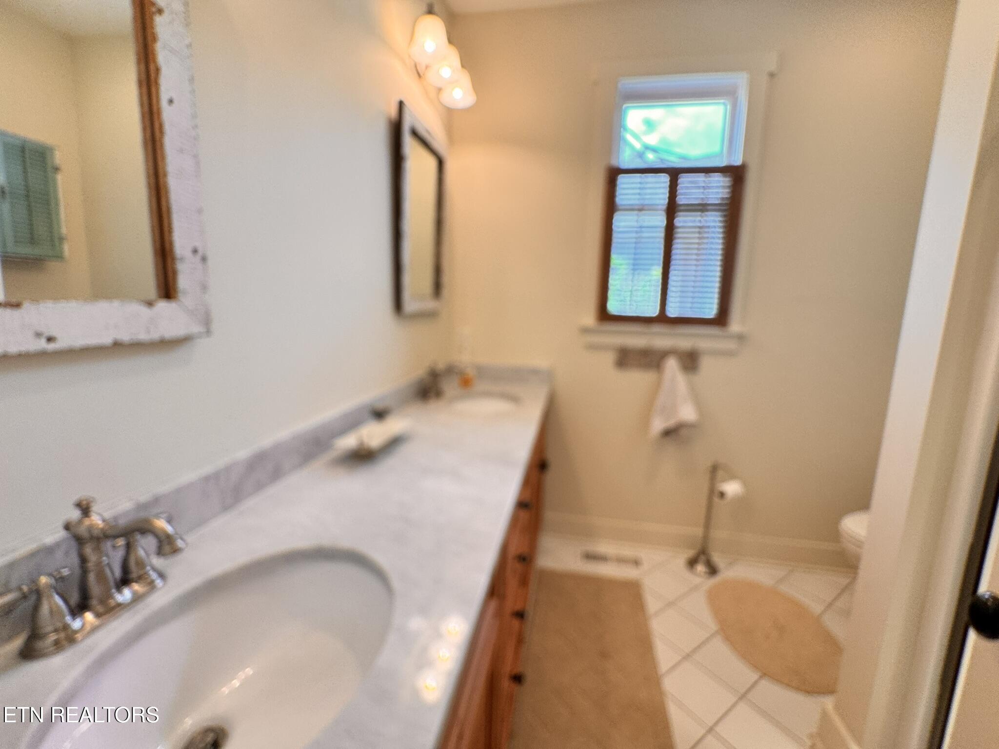 3010 White Oak Circle Rockwood TN 37854