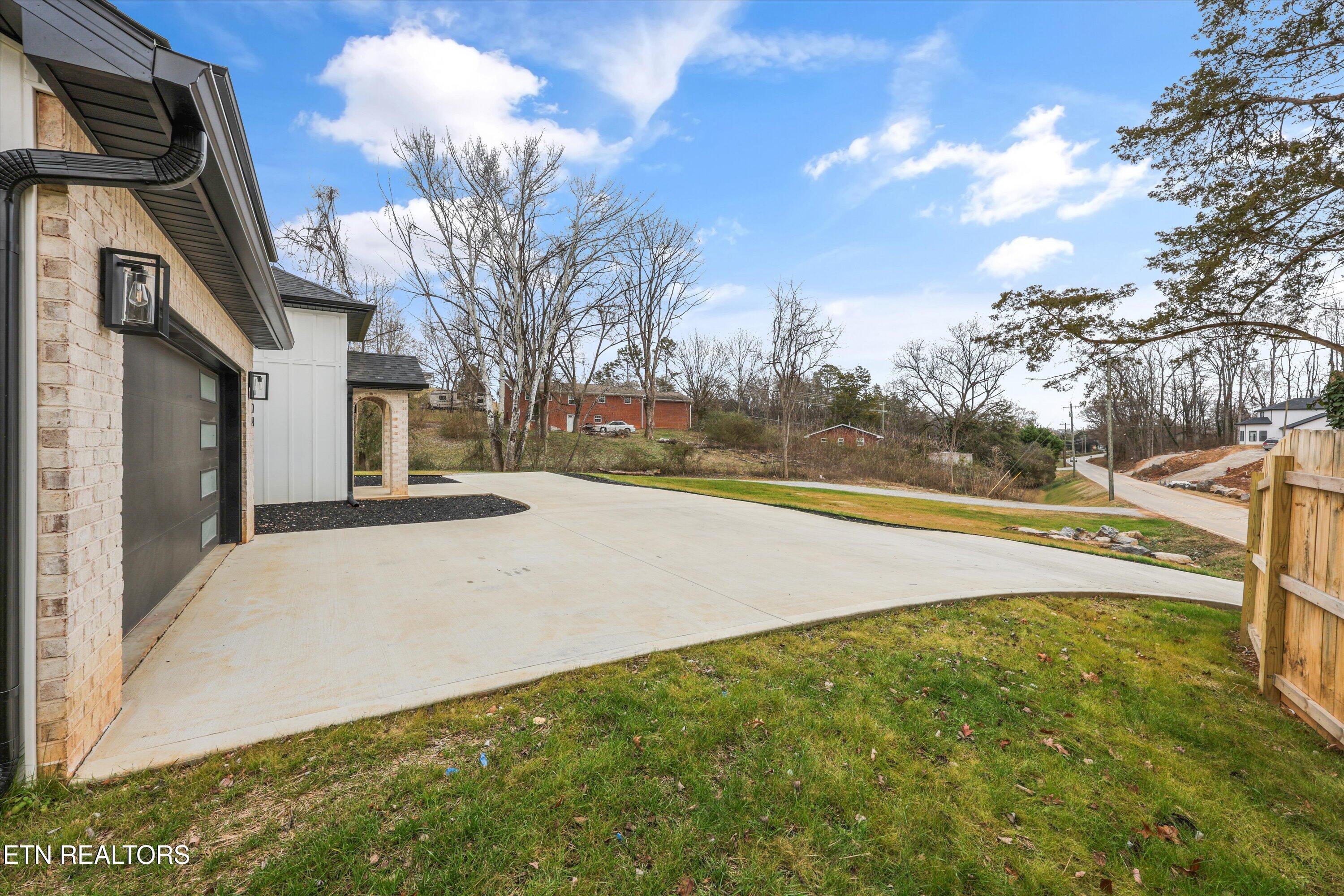 1024 N Gay Street Dandridge TN 37725