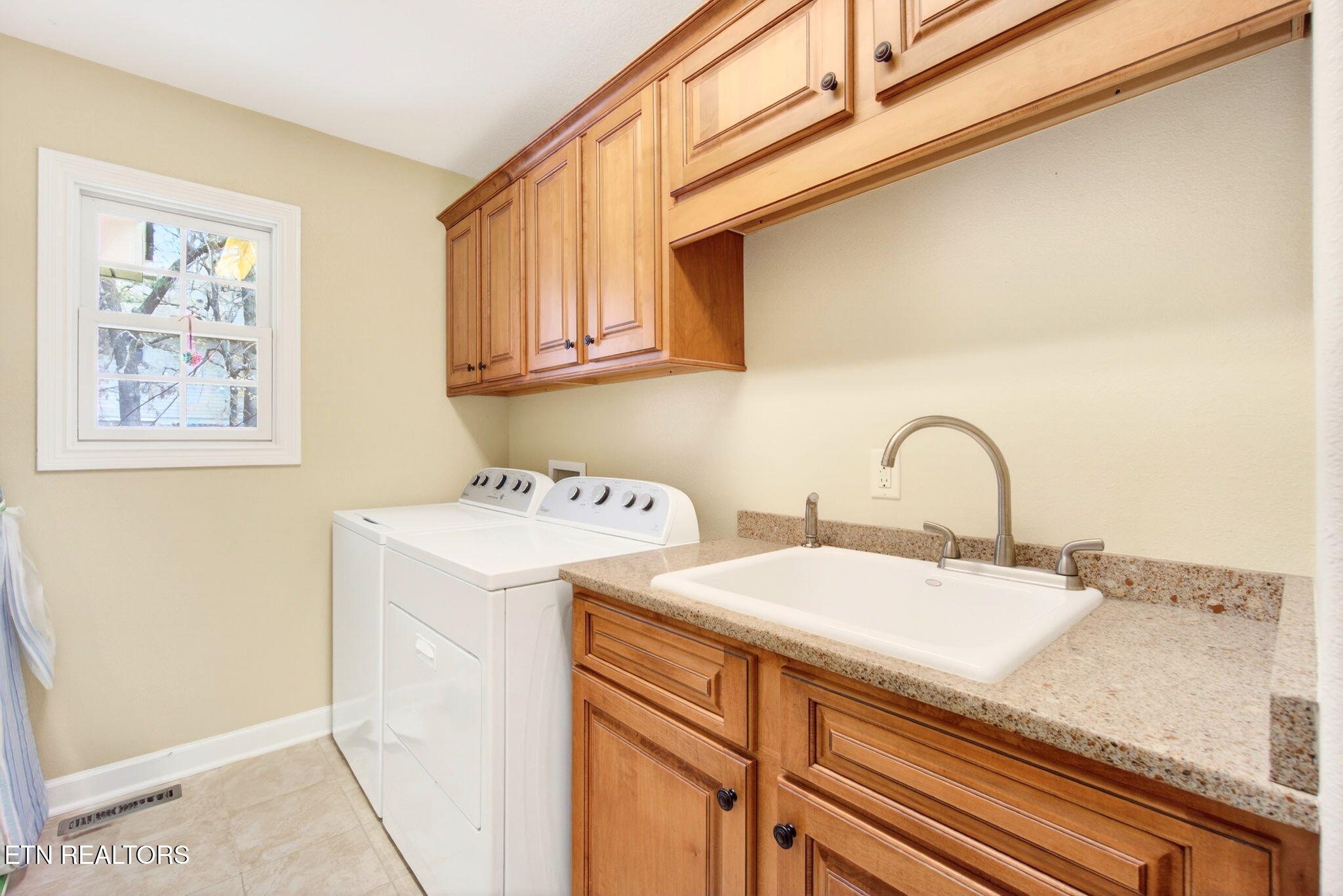 16 Conrad Circle Crossville TN 38558