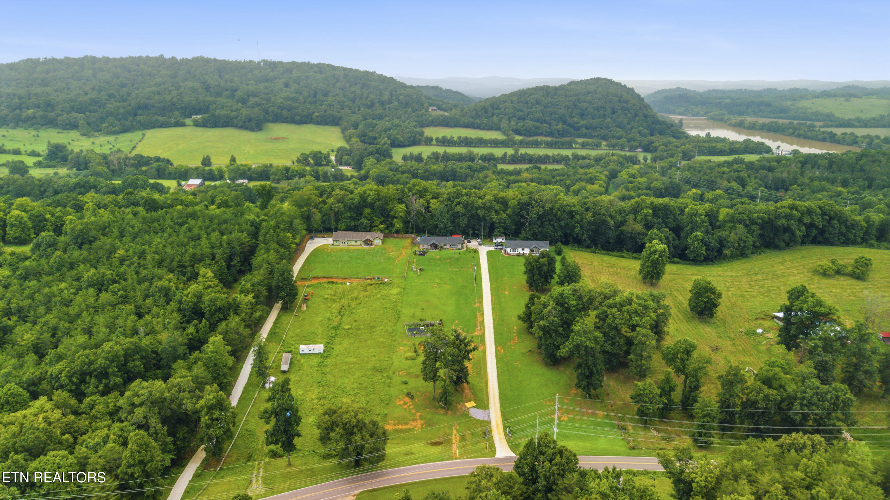 2240 E Union Valley Road Seymour TN 37865