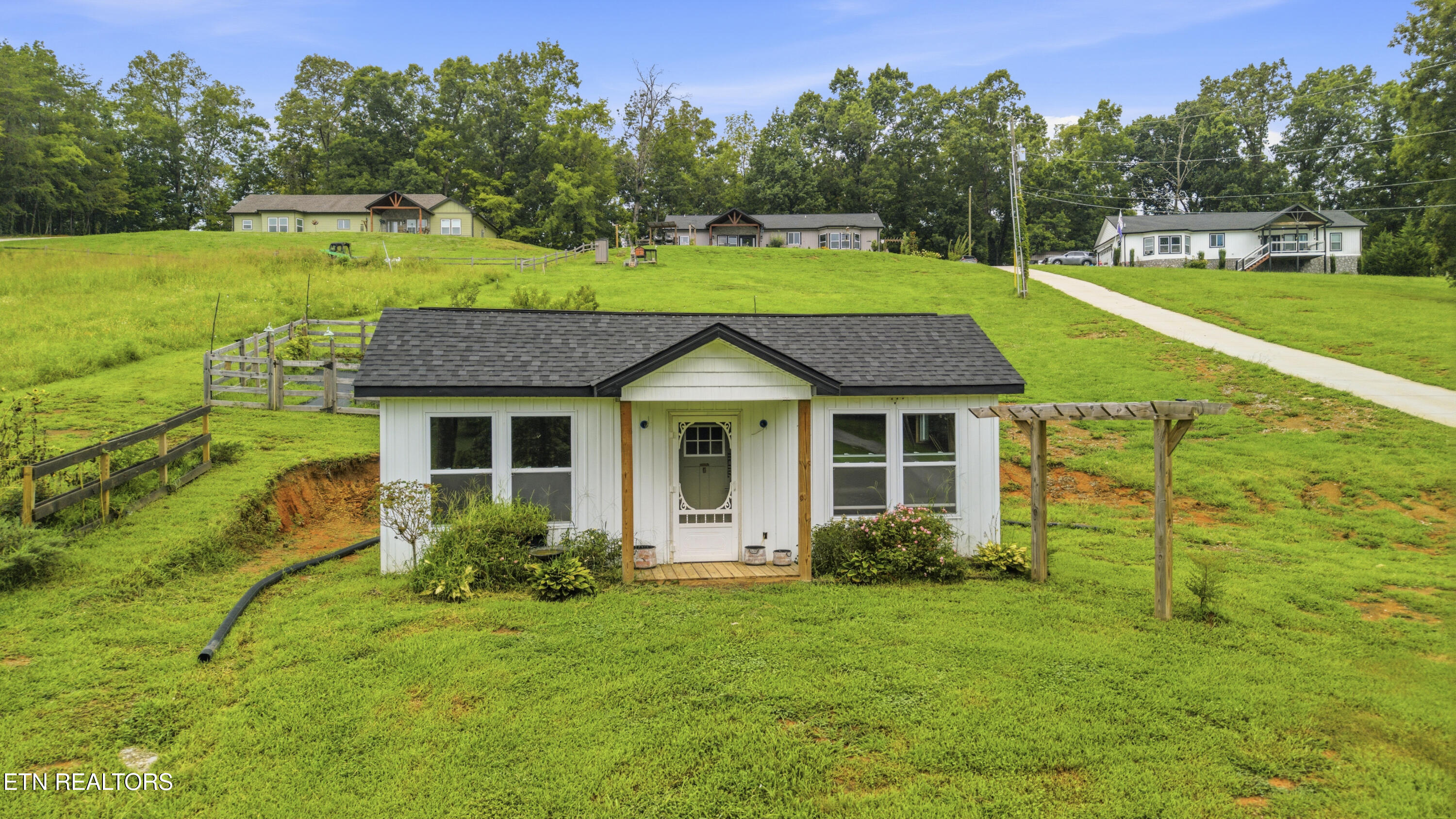2240 E Union Valley Road Seymour TN 37865