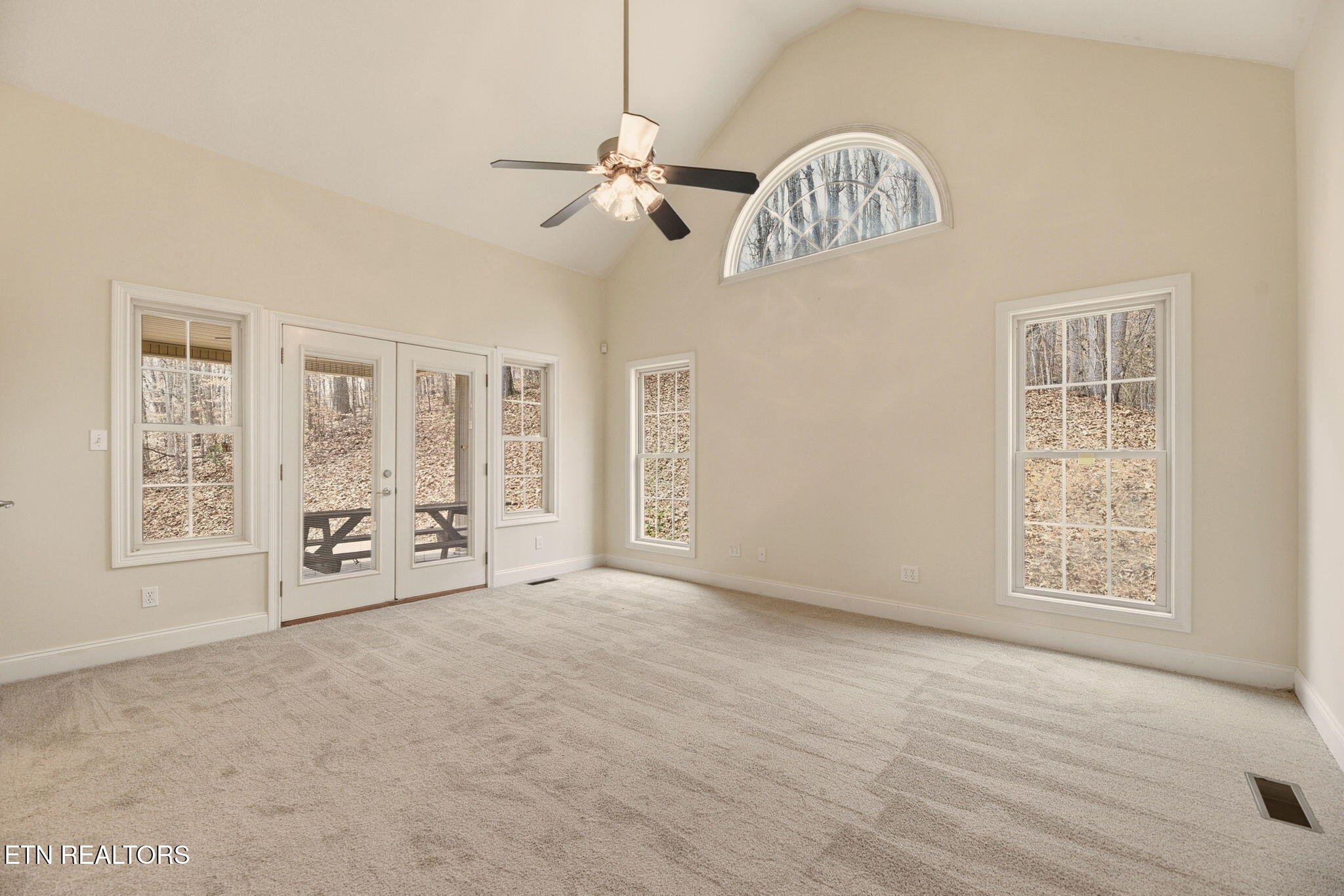 321 W Bullrun Valley Drive Heiskell TN 37754