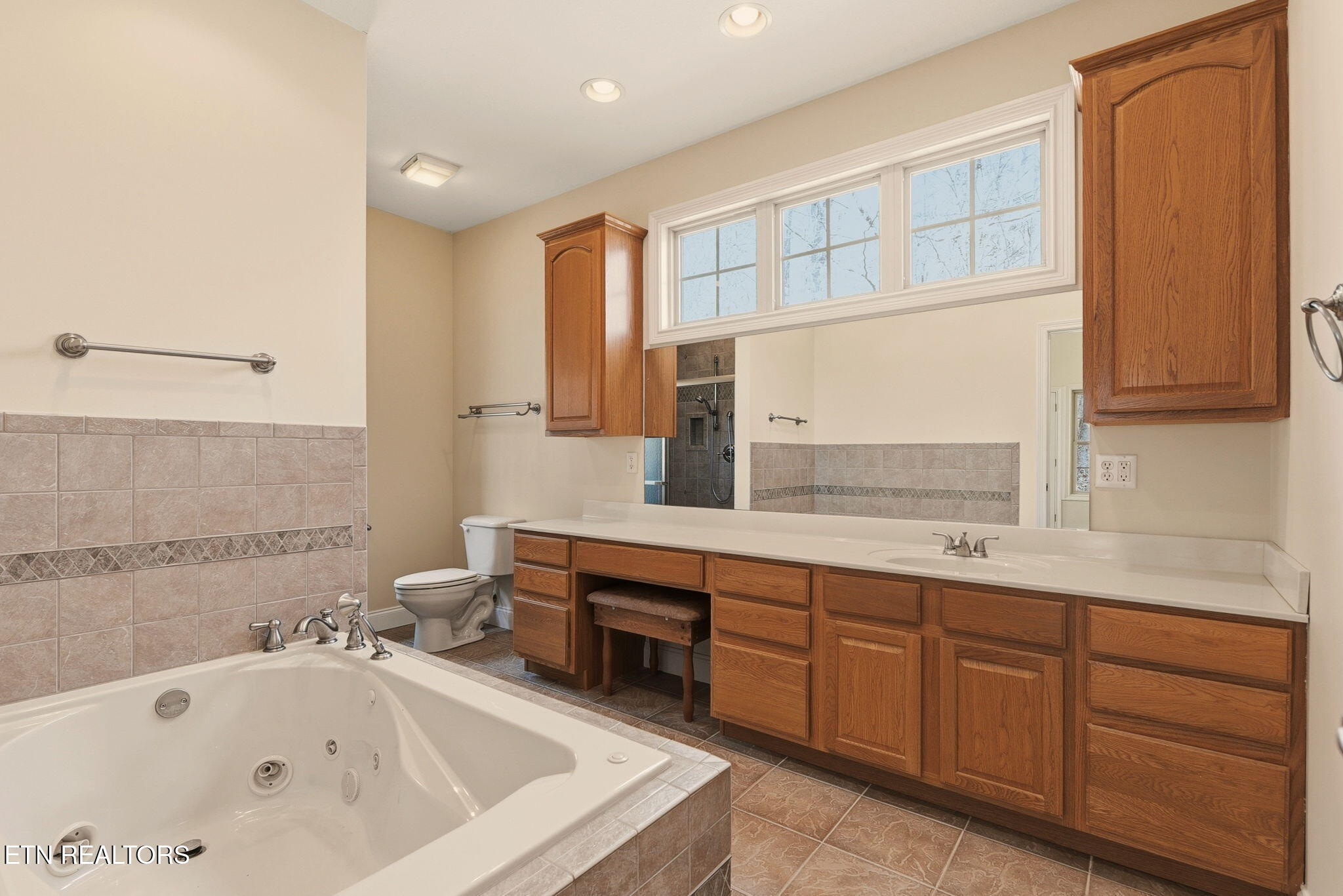 321 W Bullrun Valley Drive Heiskell TN 37754