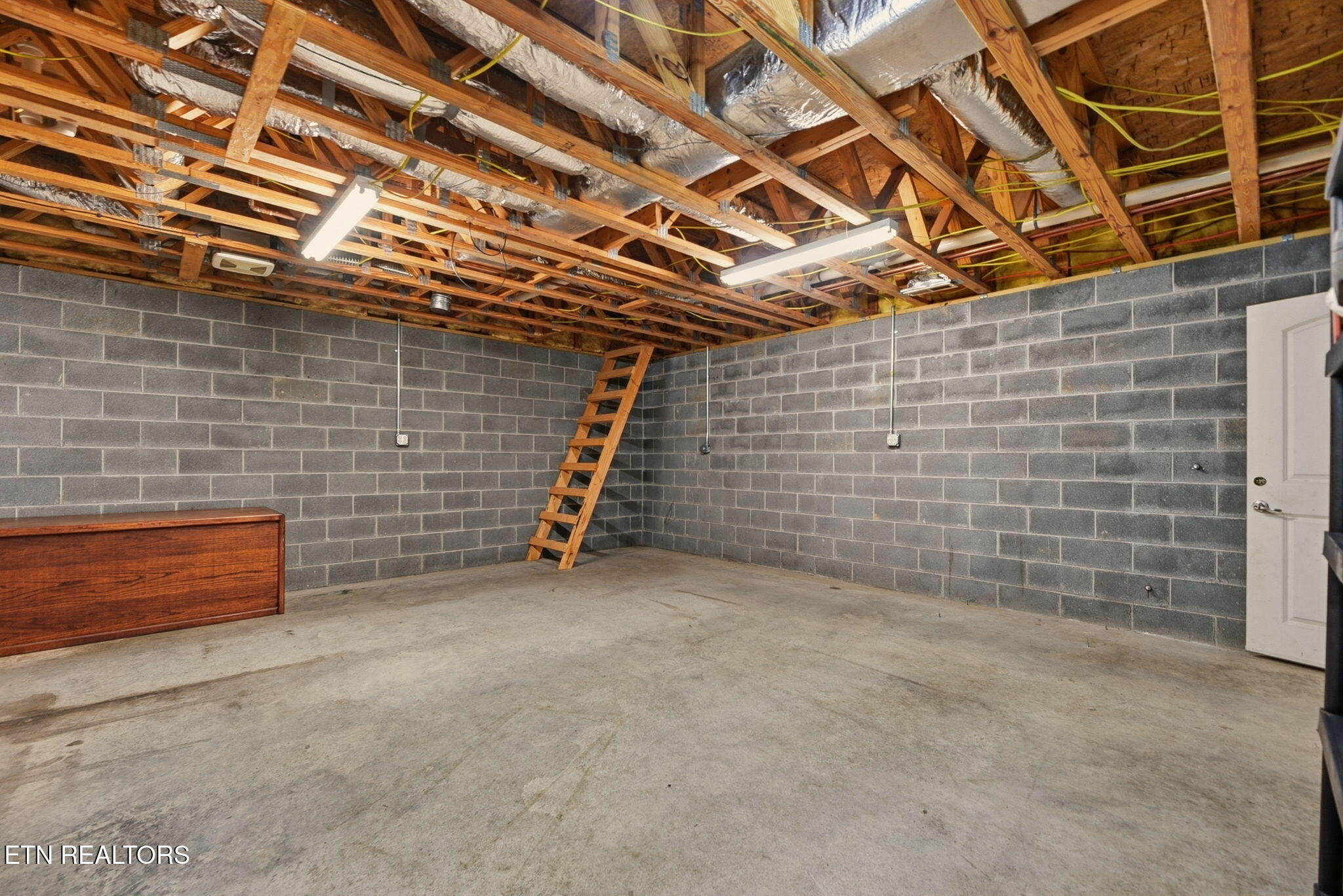 321 W Bullrun Valley Drive Heiskell TN 37754