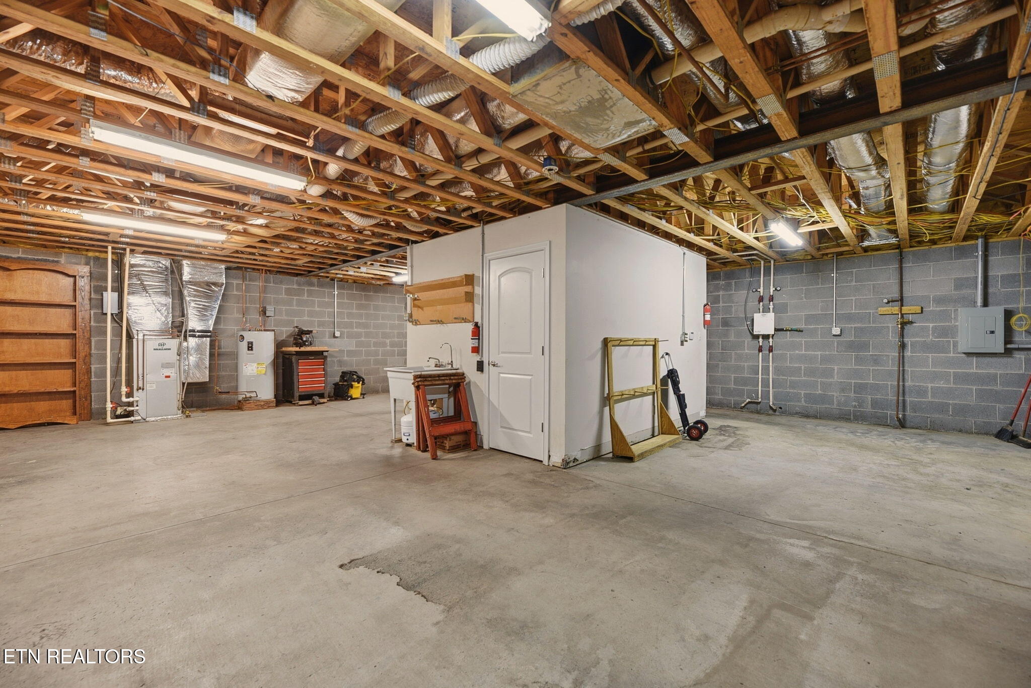 321 W Bullrun Valley Drive Heiskell TN 37754