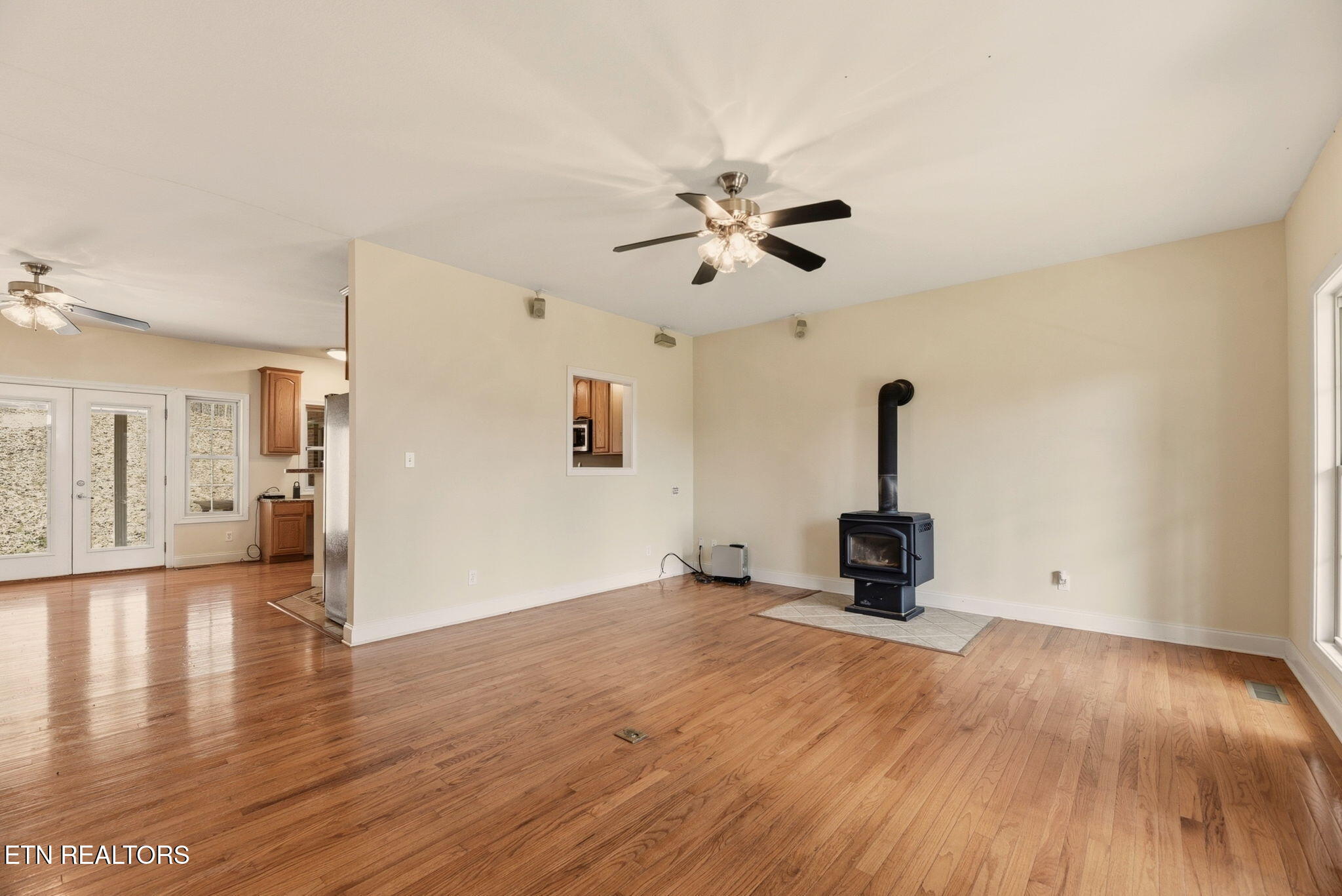321 W Bullrun Valley Drive Heiskell TN 37754