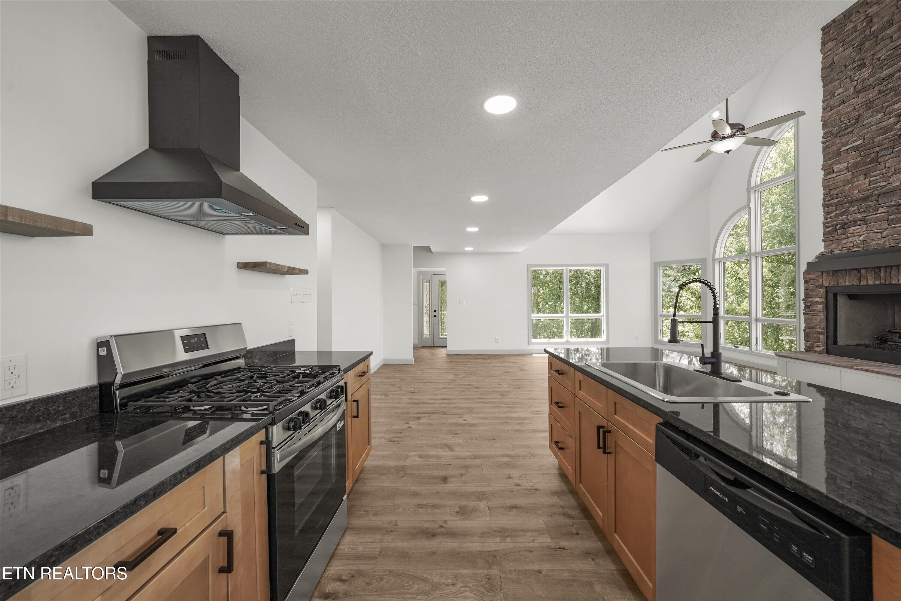4762 Russell Brothers Road Sharps Chapel TN 37866