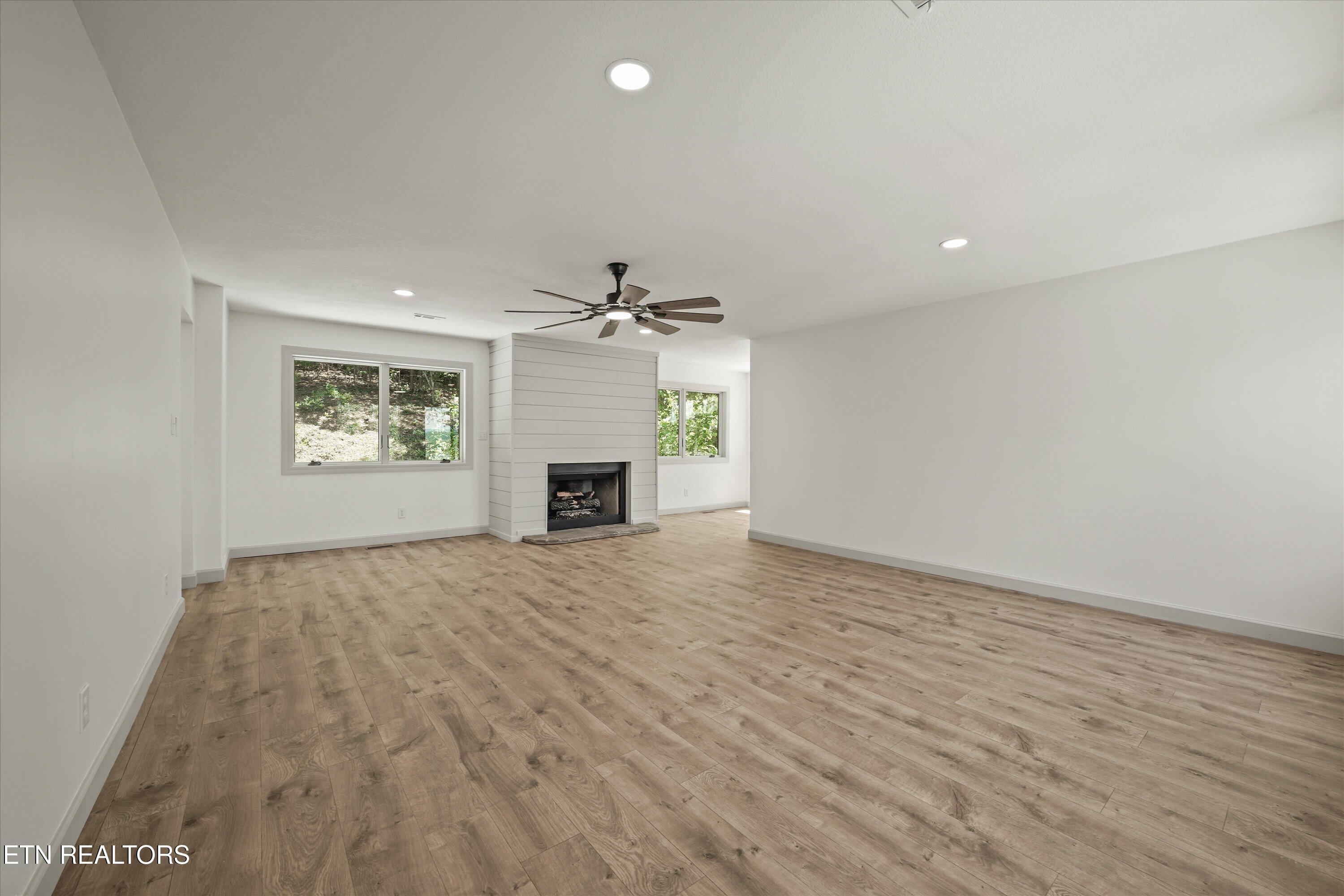 4762 Russell Brothers Road Sharps Chapel TN 37866