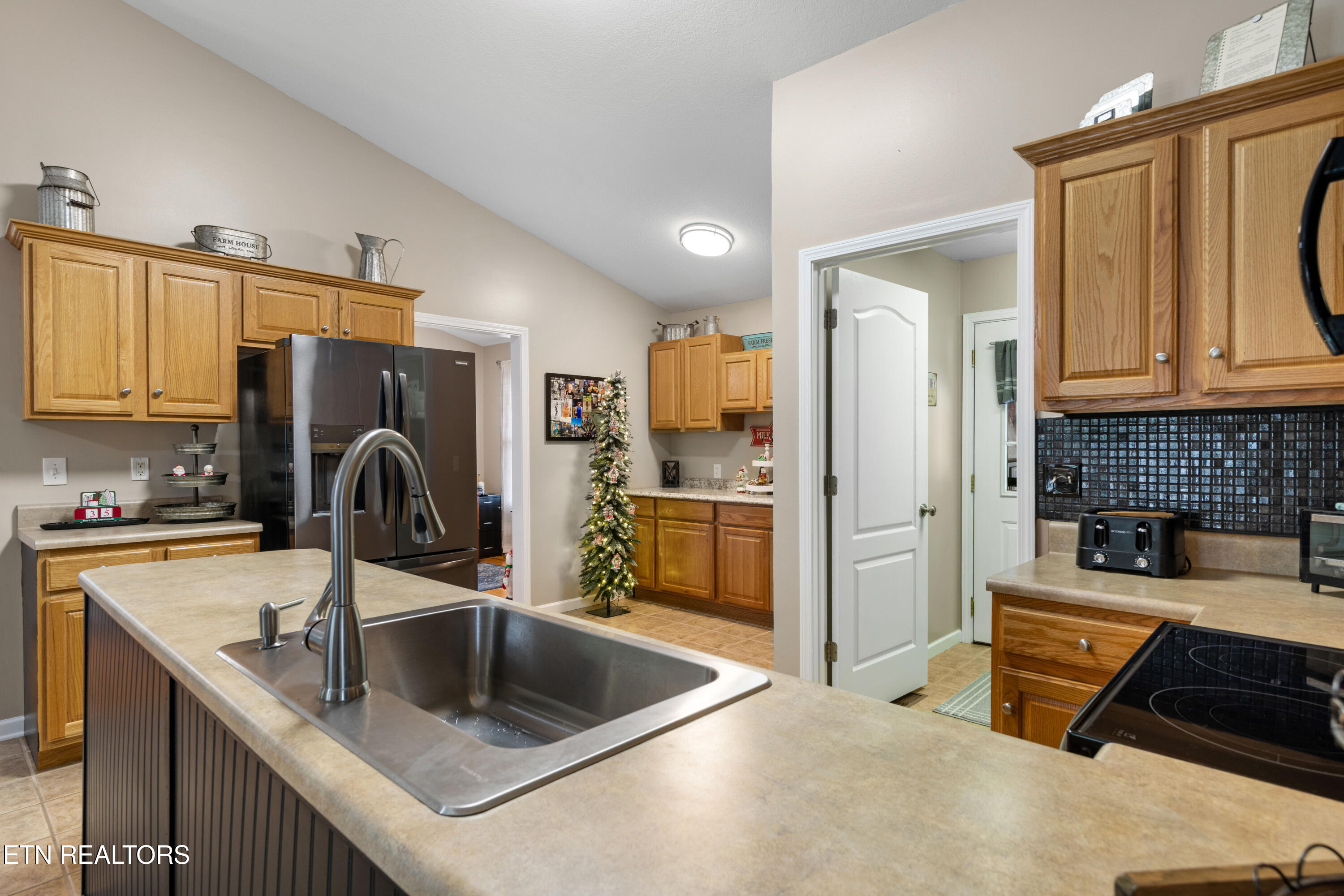 118 Country Way Road Vonore TN 37885