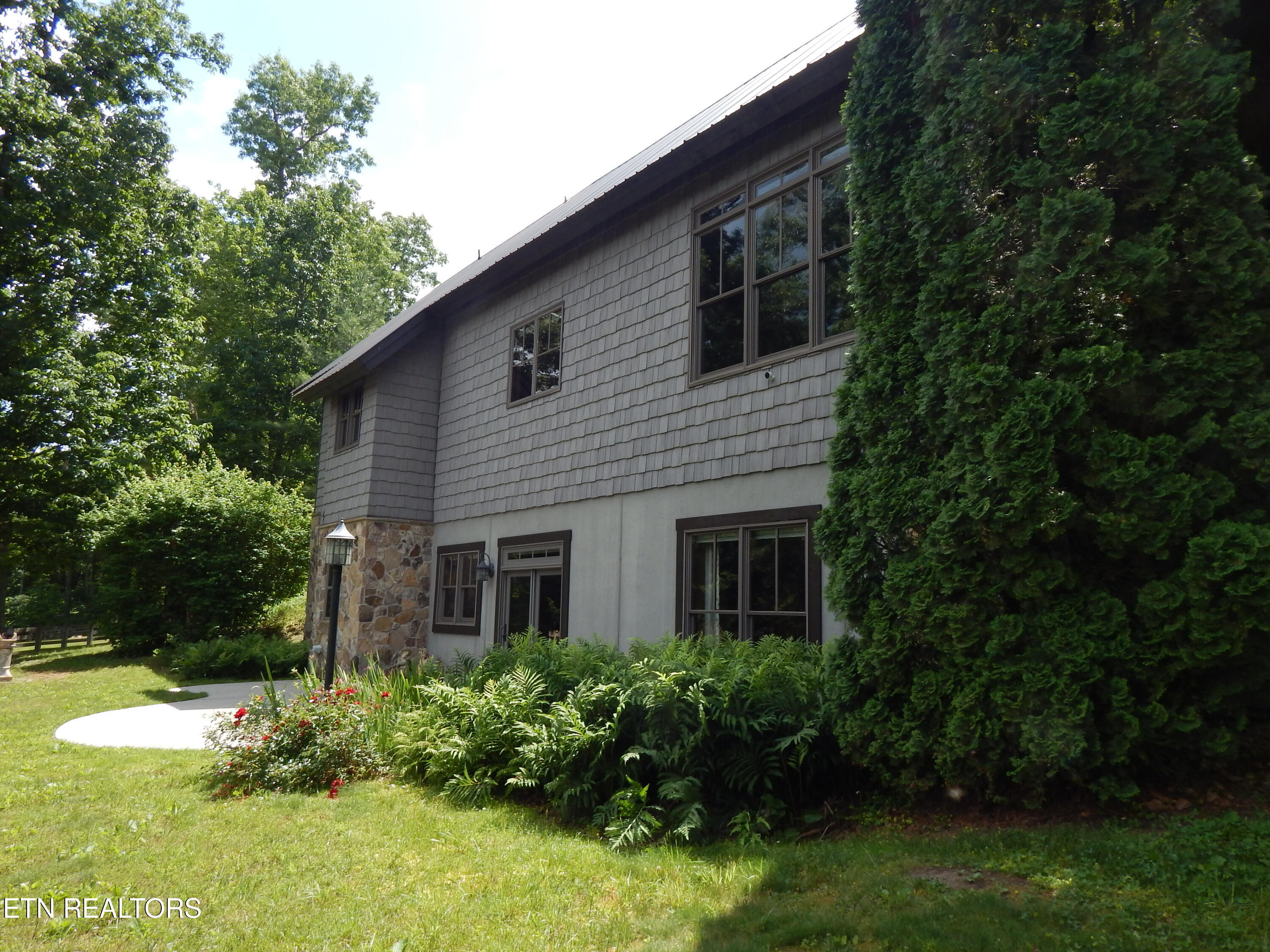 402 Charit Trail Jamestown TN 38556
