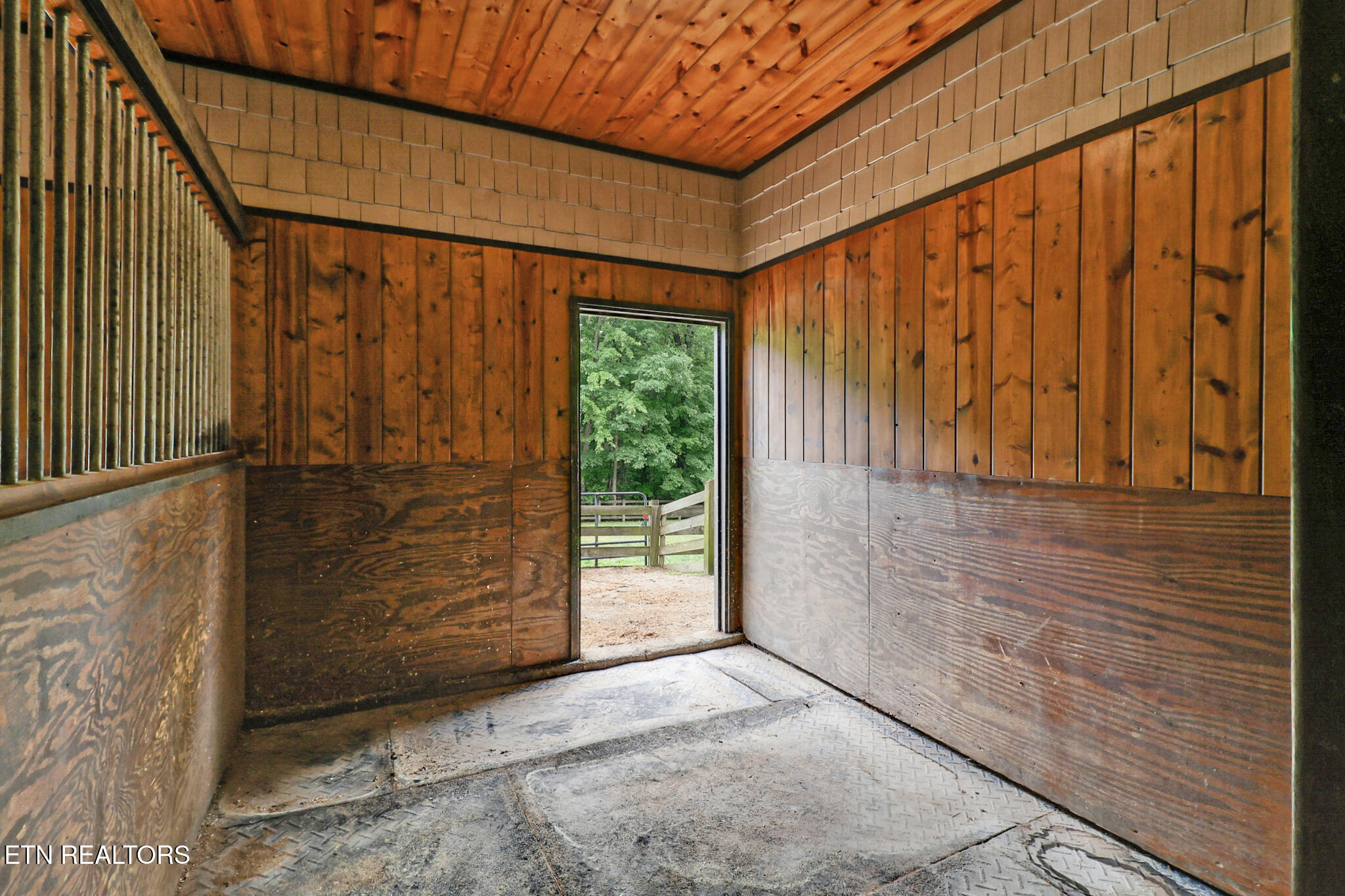 402 Charit Trail Jamestown TN 38556