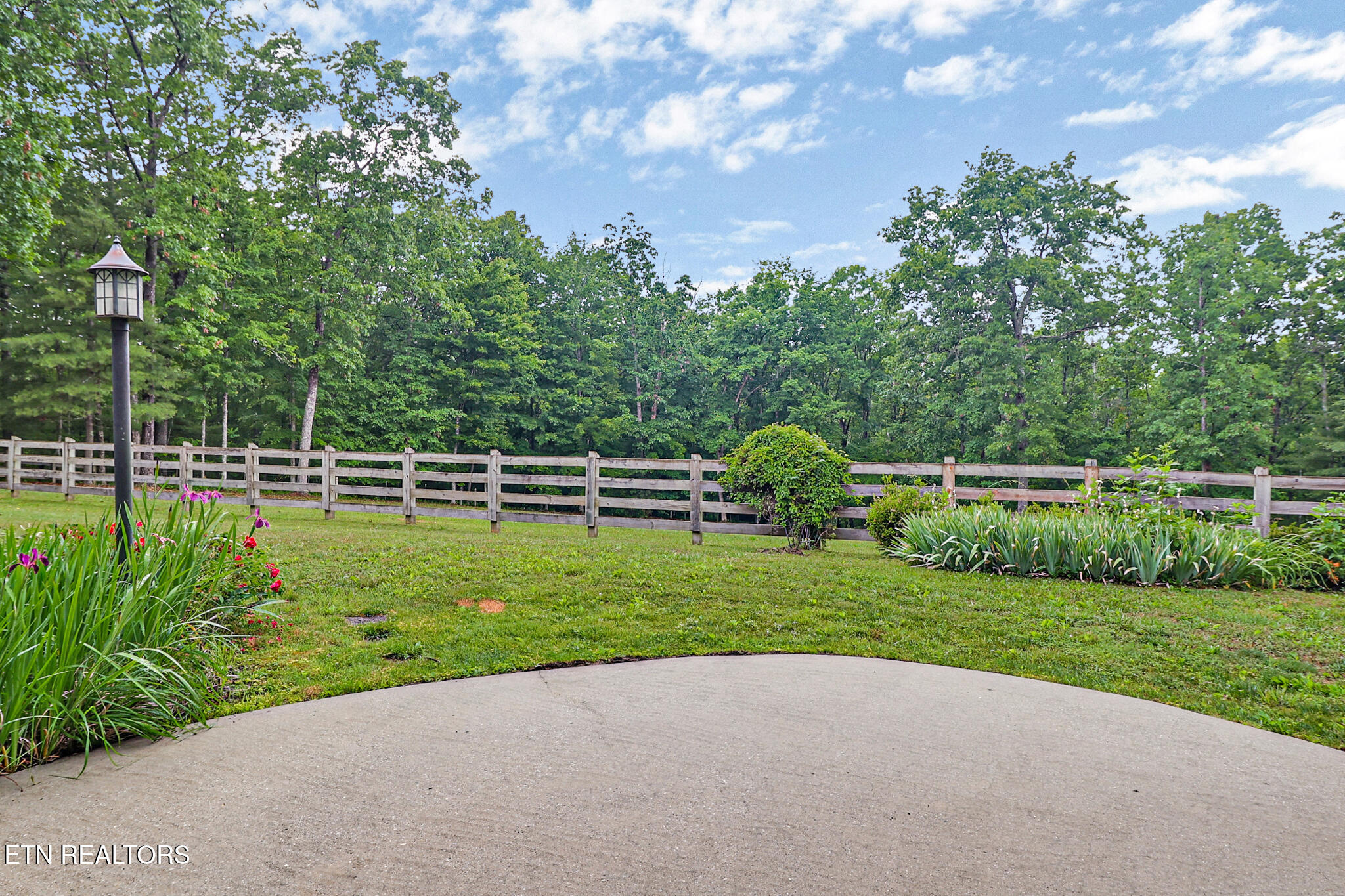 402 Charit Trail Jamestown TN 38556