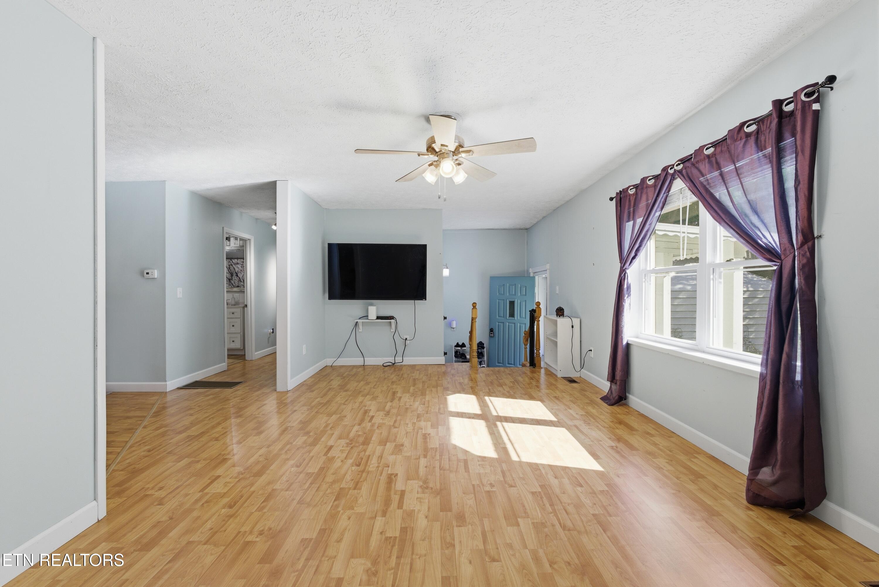 140 Walnut Street Deer Lodge TN 37726