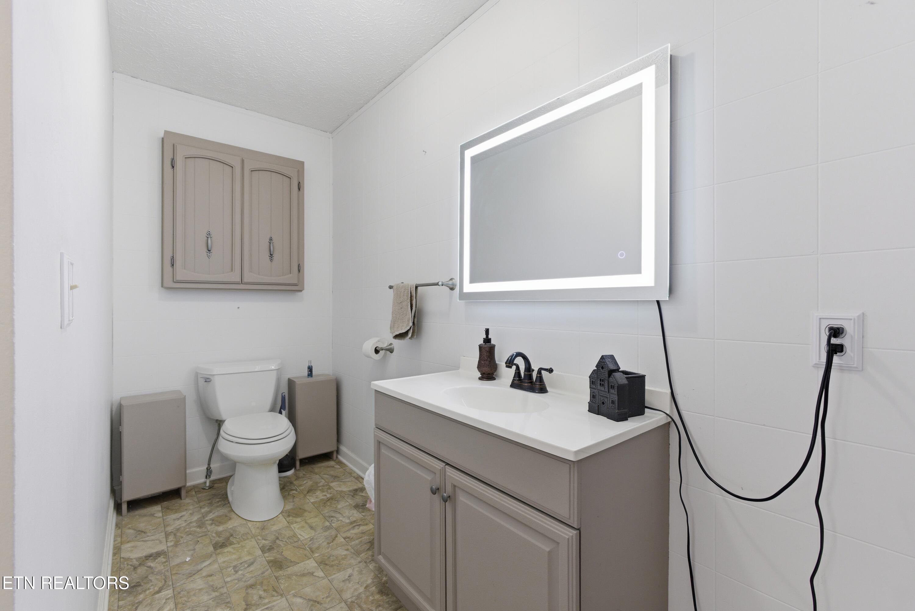 140 Walnut Street Deer Lodge TN 37726