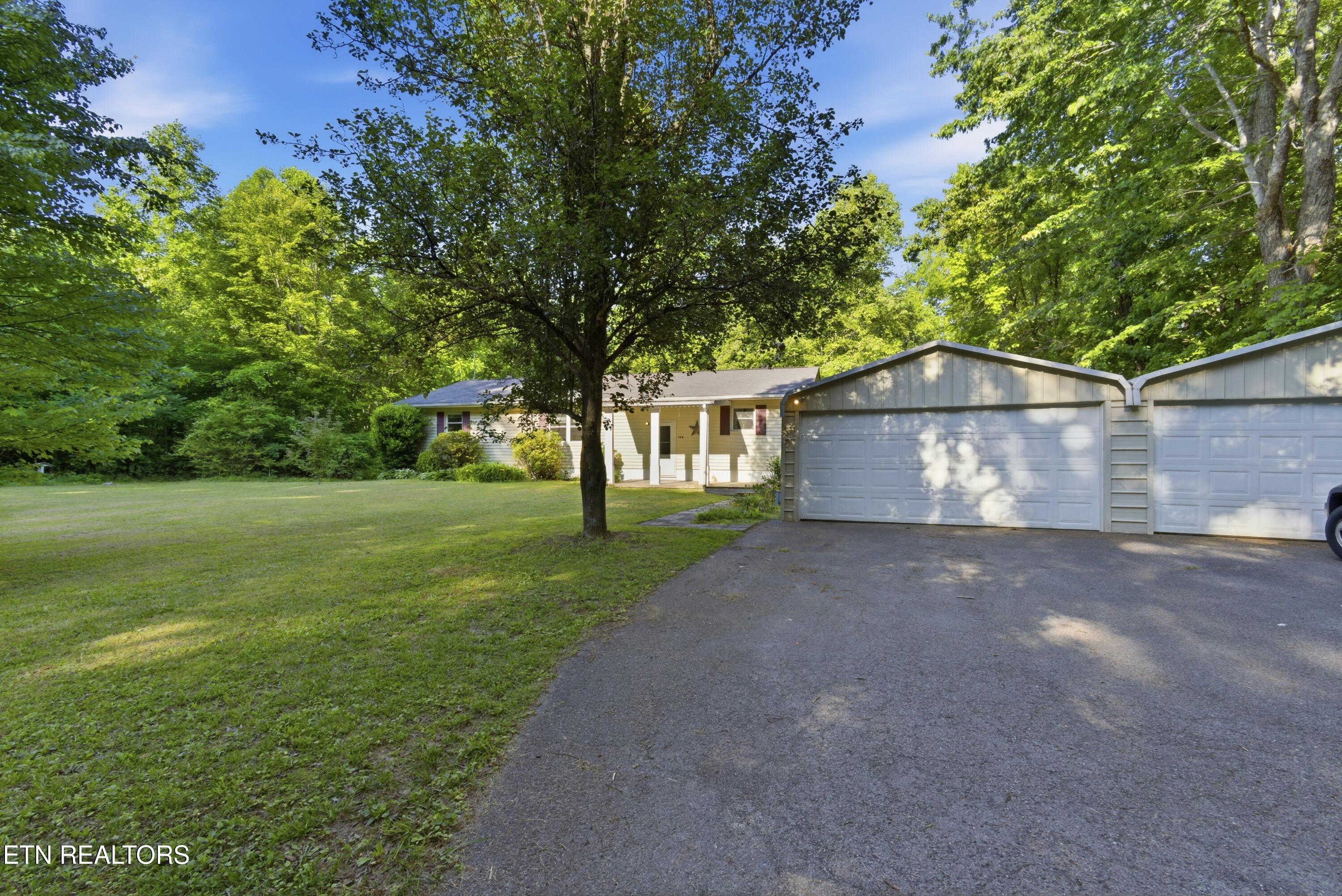 140 Walnut Street Deer Lodge TN 37726