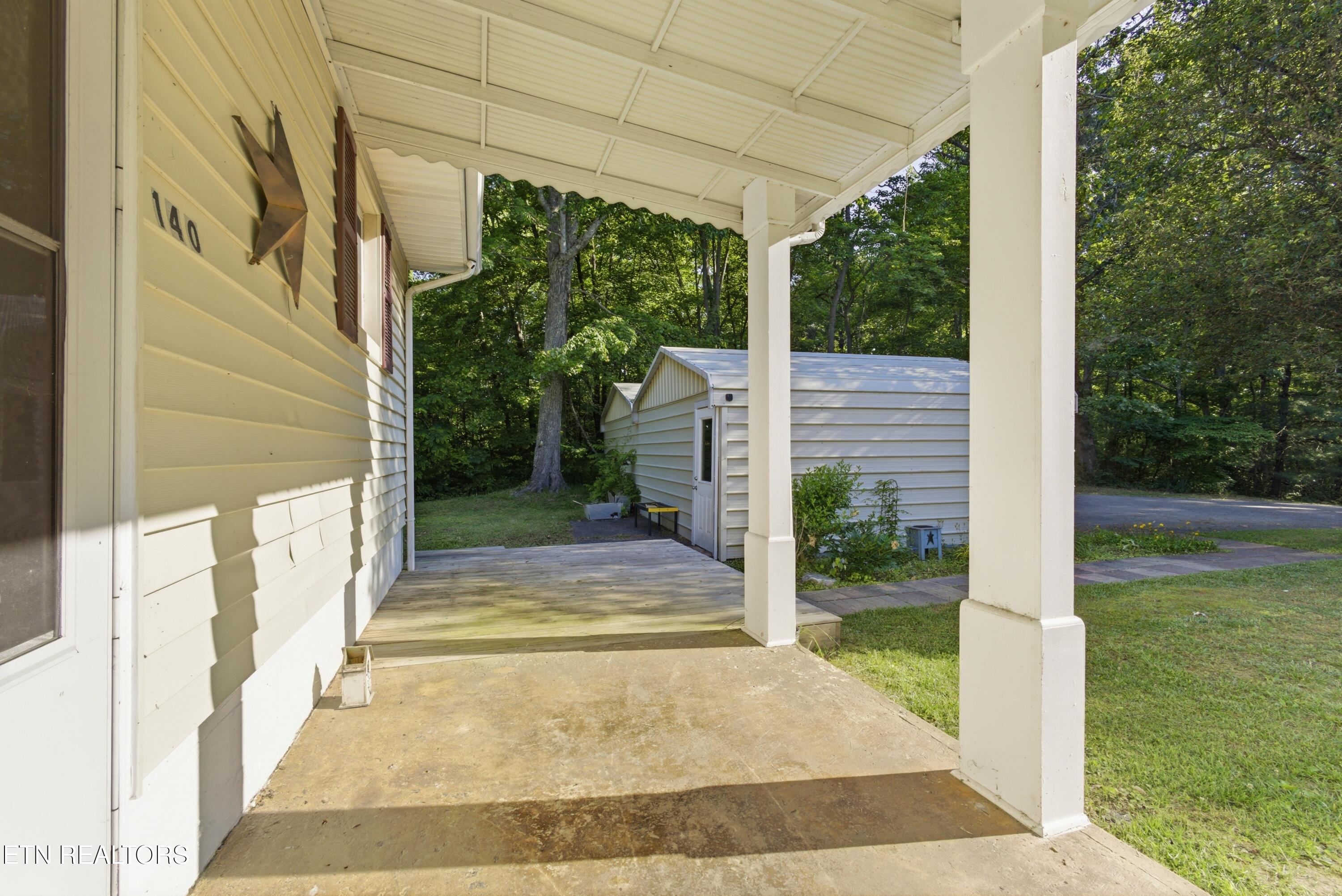 140 Walnut Street Deer Lodge TN 37726