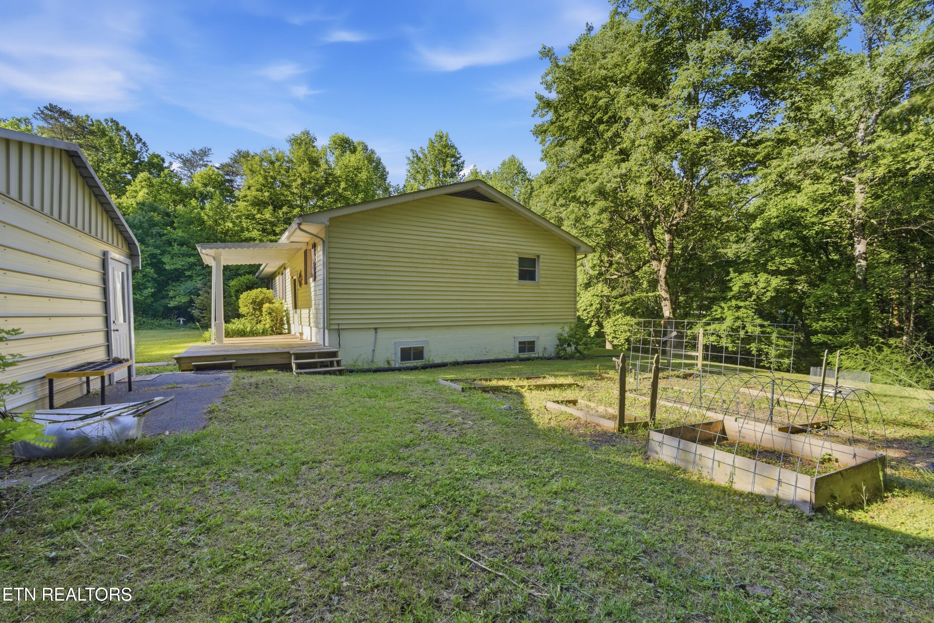 140 Walnut Street Deer Lodge TN 37726