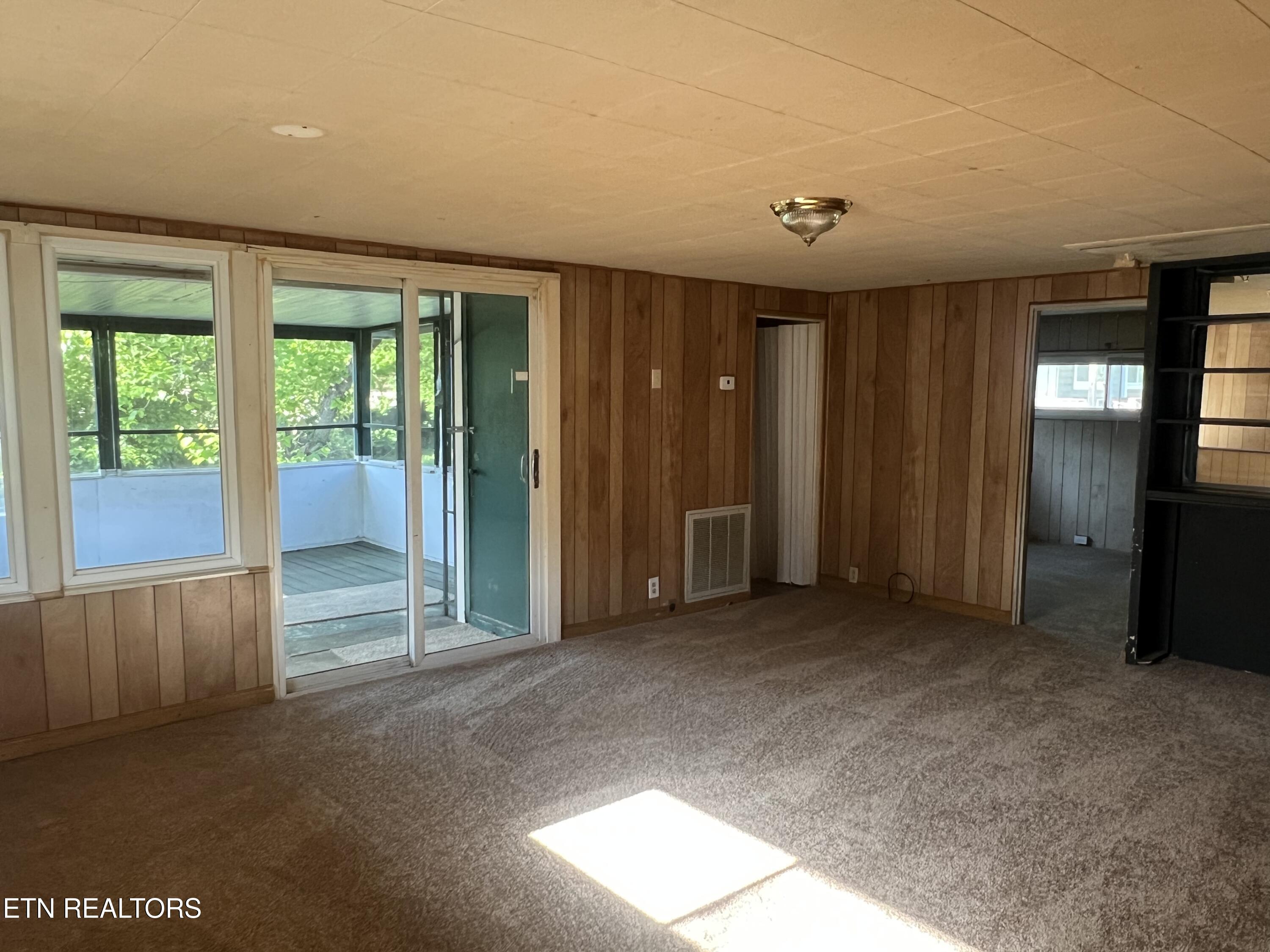 761 W Outer Oak Ridge TN 37830