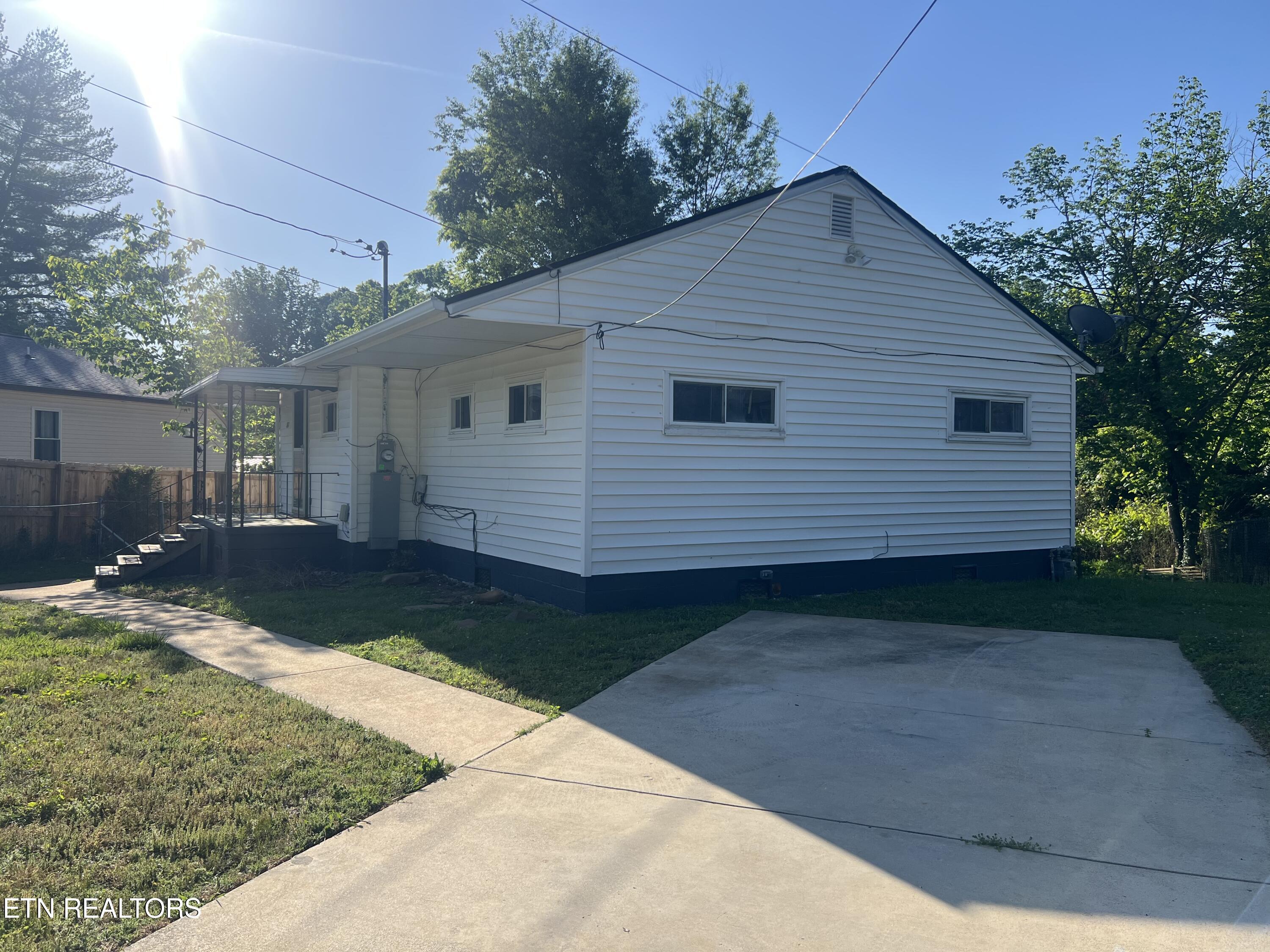761 W Outer Oak Ridge TN 37830