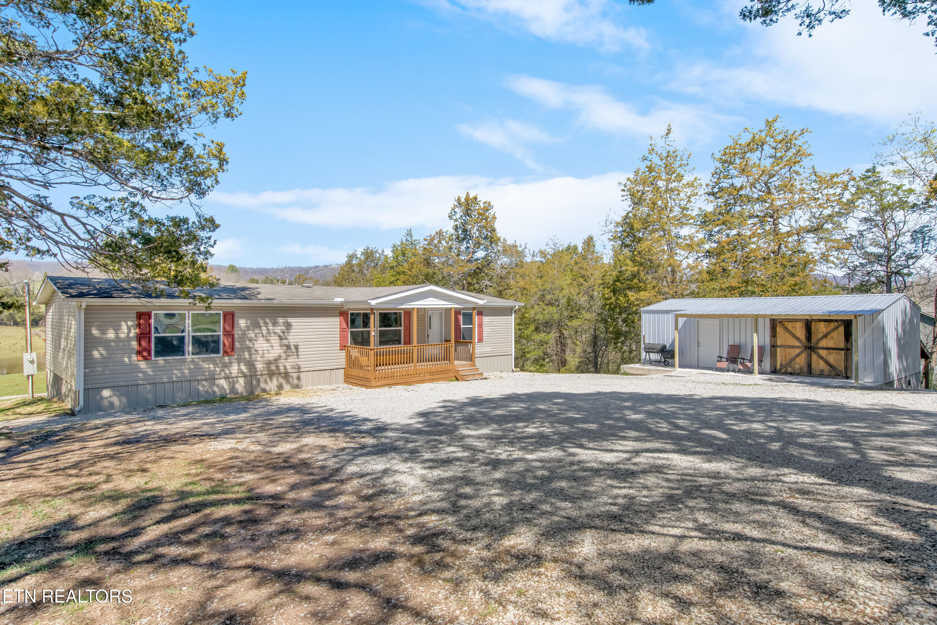 142 Branam Road Jacksboro TN 37757