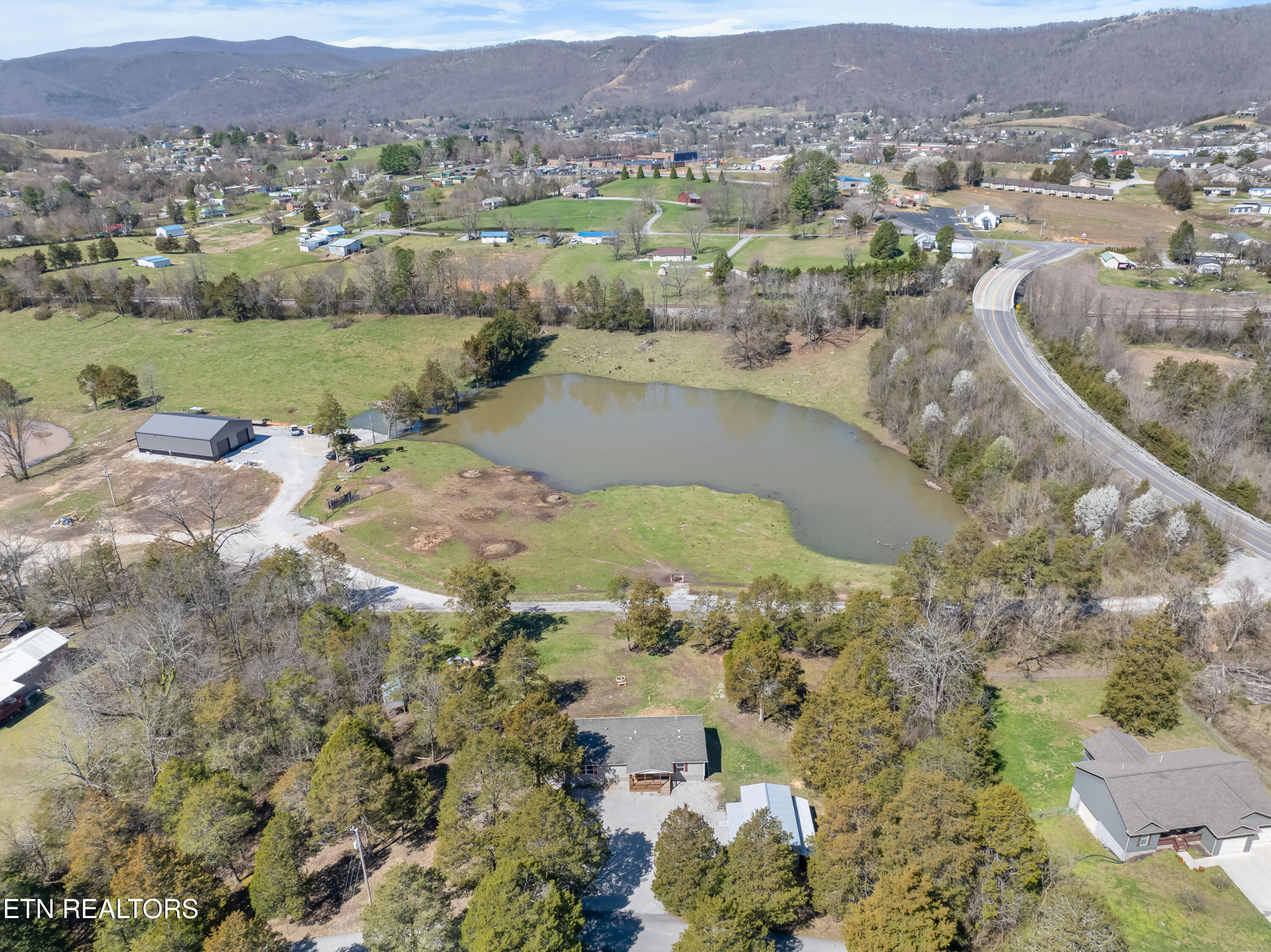 142 Branam Road Jacksboro TN 37757
