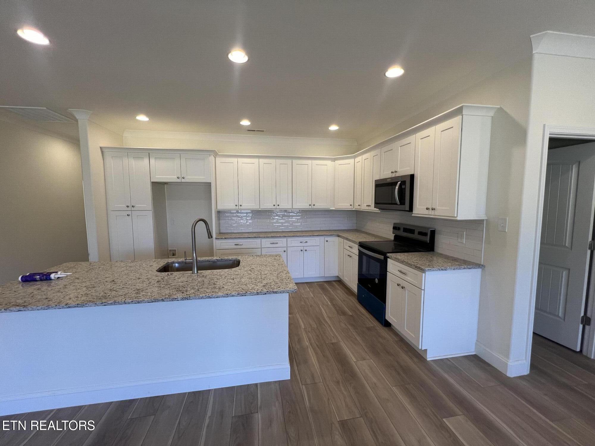 1402 Summer Meadow Lane Powell TN 37849