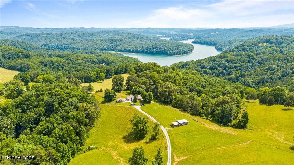1476 Flat Hollow Road Speedwell TN 37870