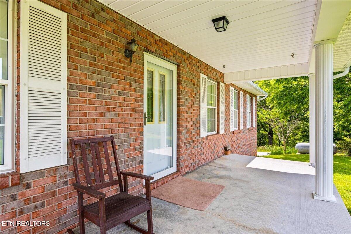 1476 Flat Hollow Road Speedwell TN 37870