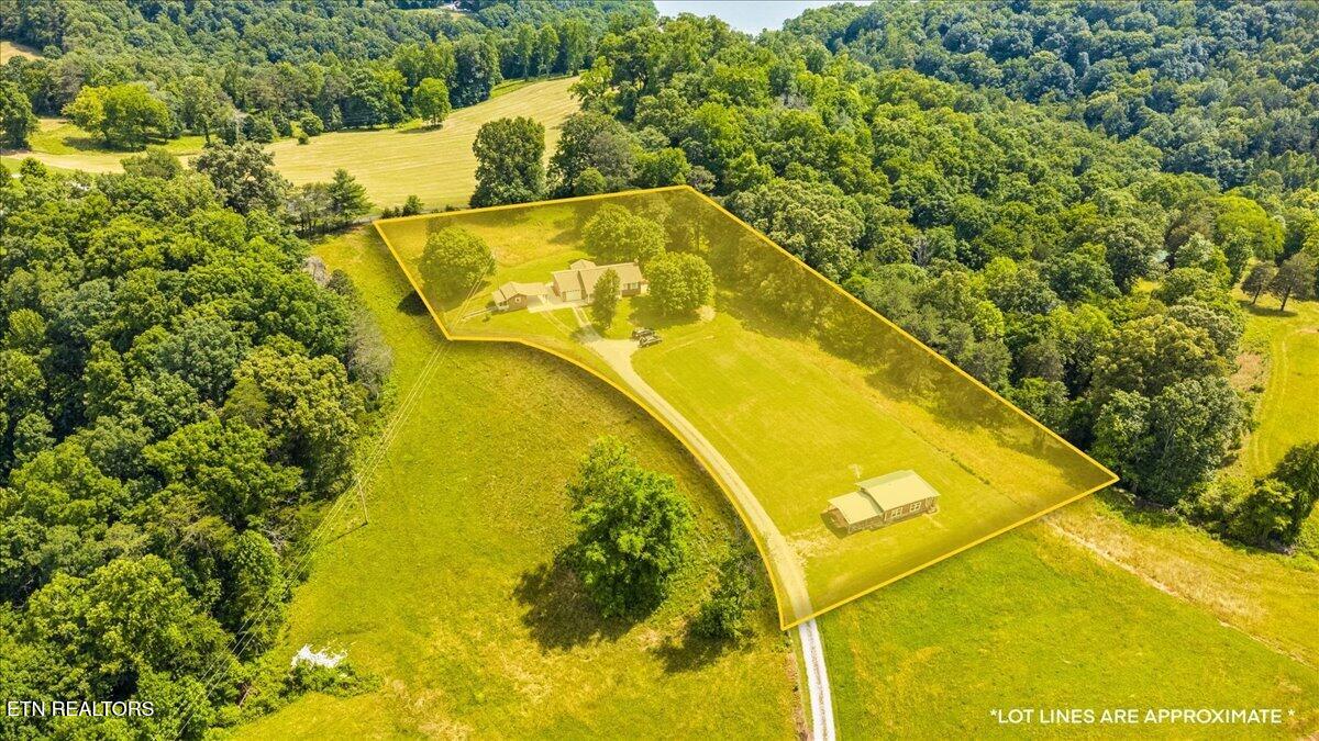 1476 Flat Hollow Road Speedwell TN 37870