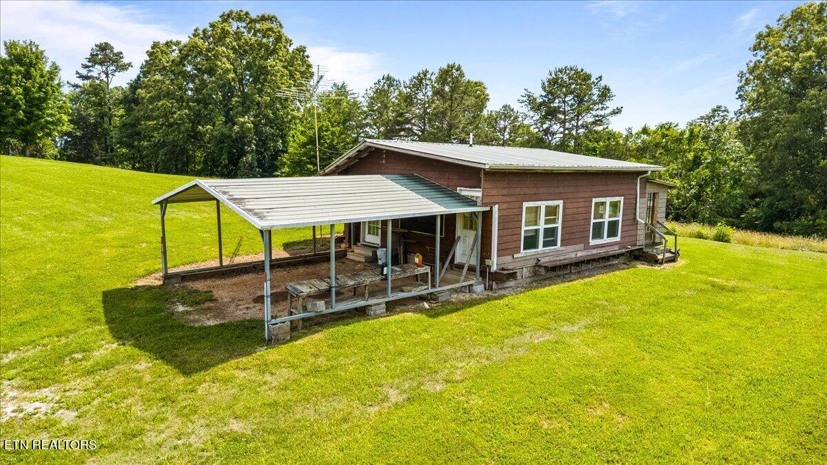 1476 Flat Hollow Road Speedwell TN 37870