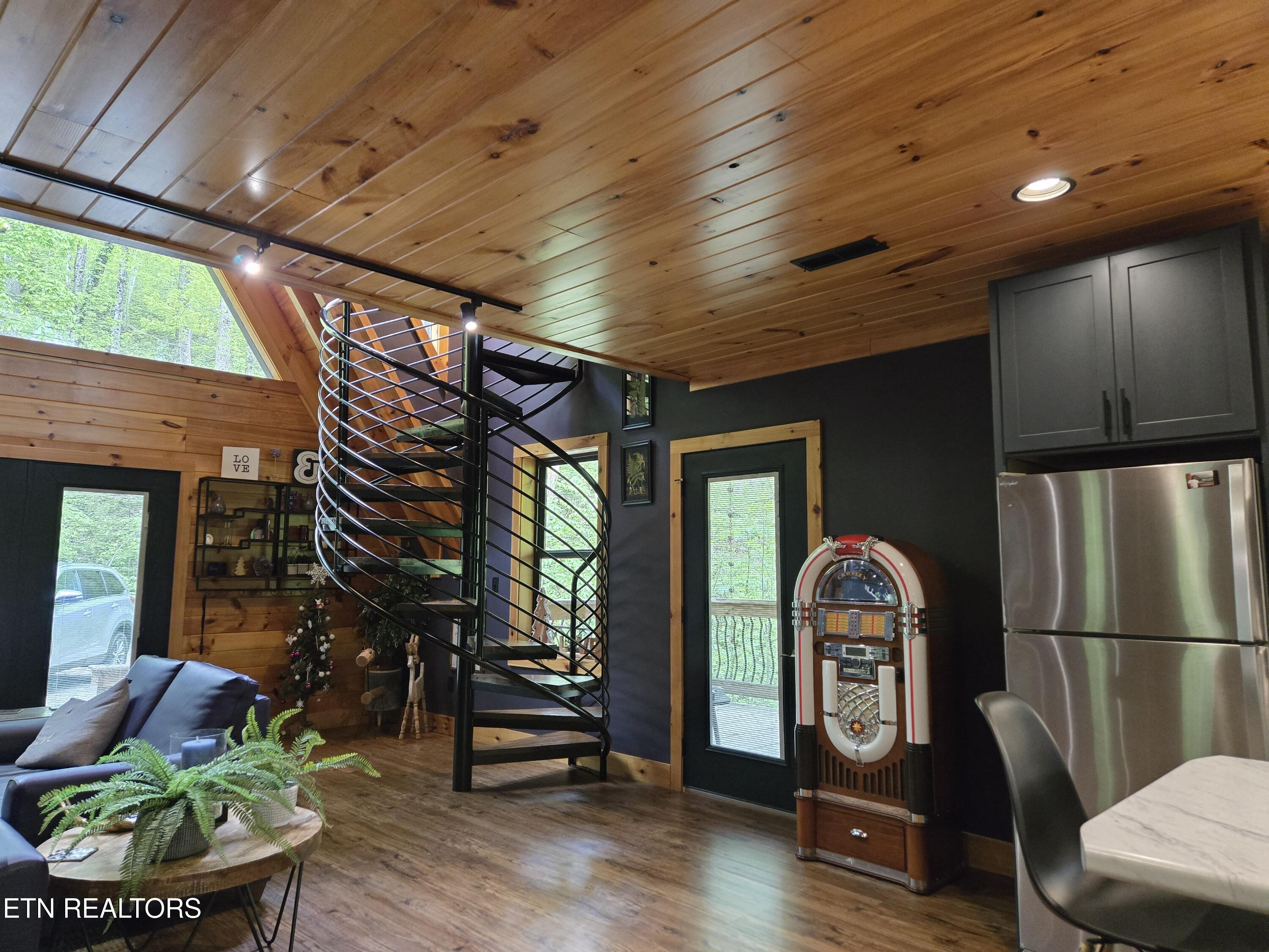 1020 Deep Hollow Road Gatlinburg TN 37738