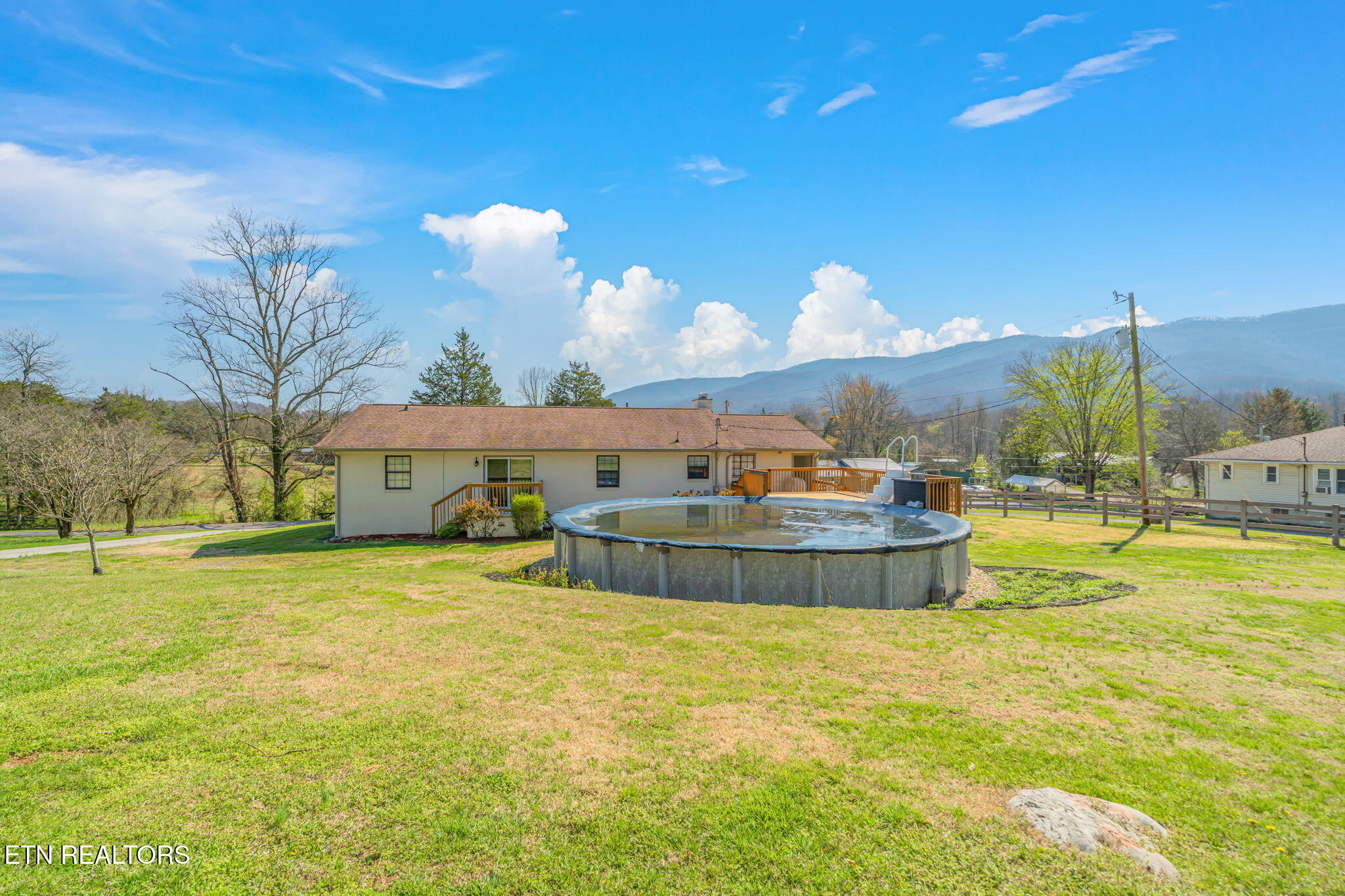 174 Jackson Road Caryville TN 37714