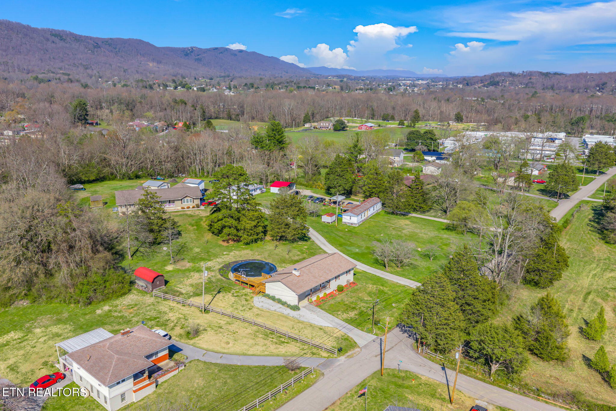 174 Jackson Road Caryville TN 37714