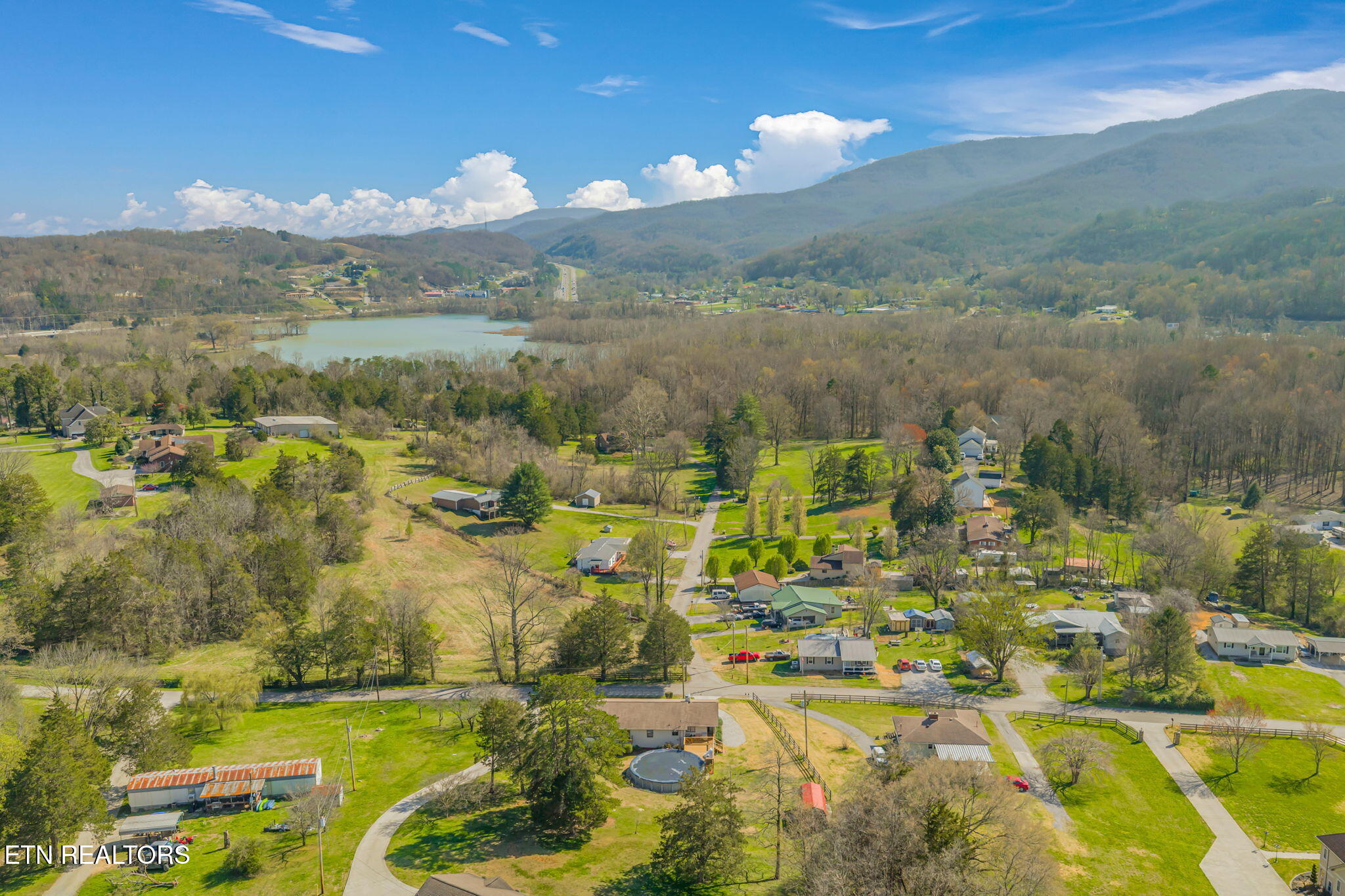 174 Jackson Road Caryville TN 37714