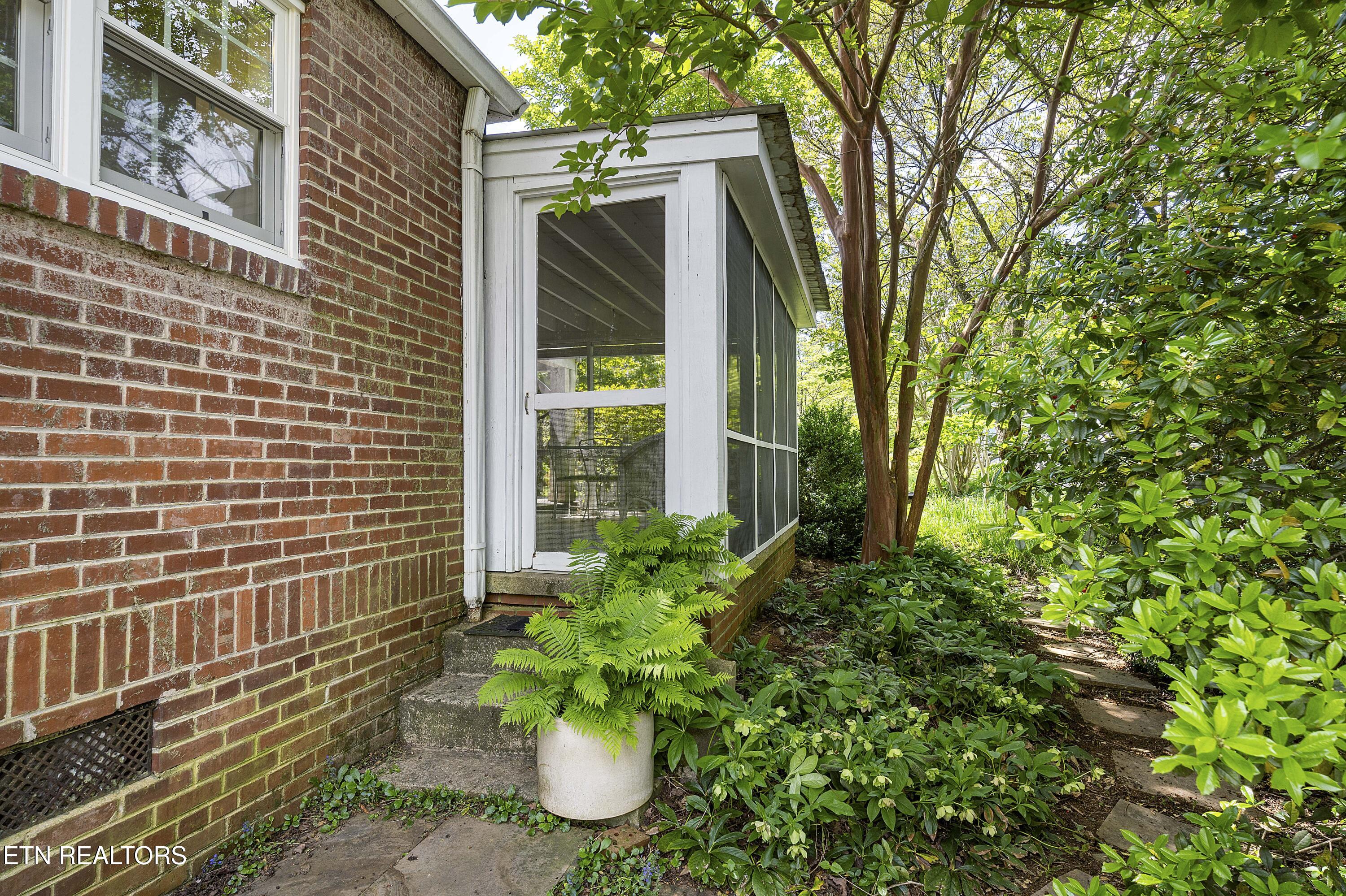 932 Woodside Street Knoxville TN 37919