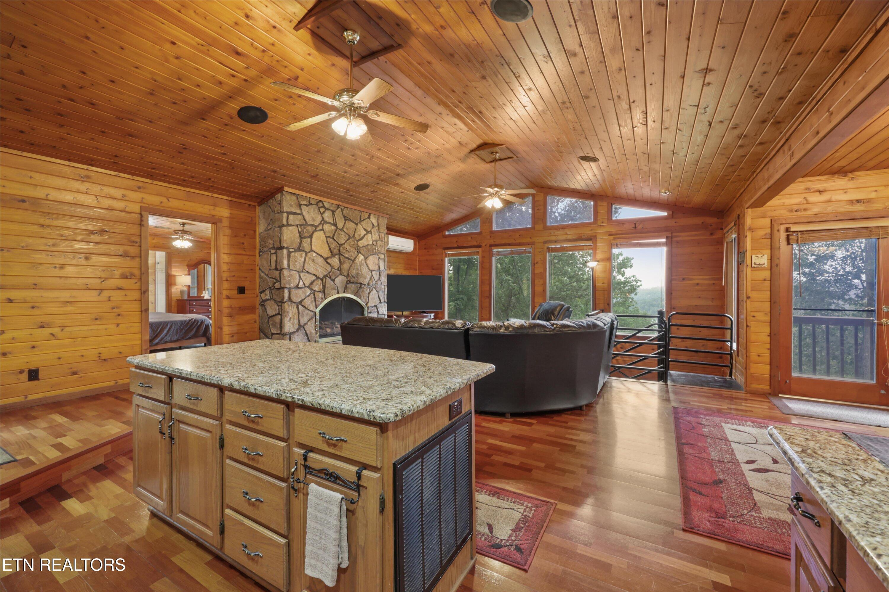 1186 Deerfield Way Lafollette TN 37766