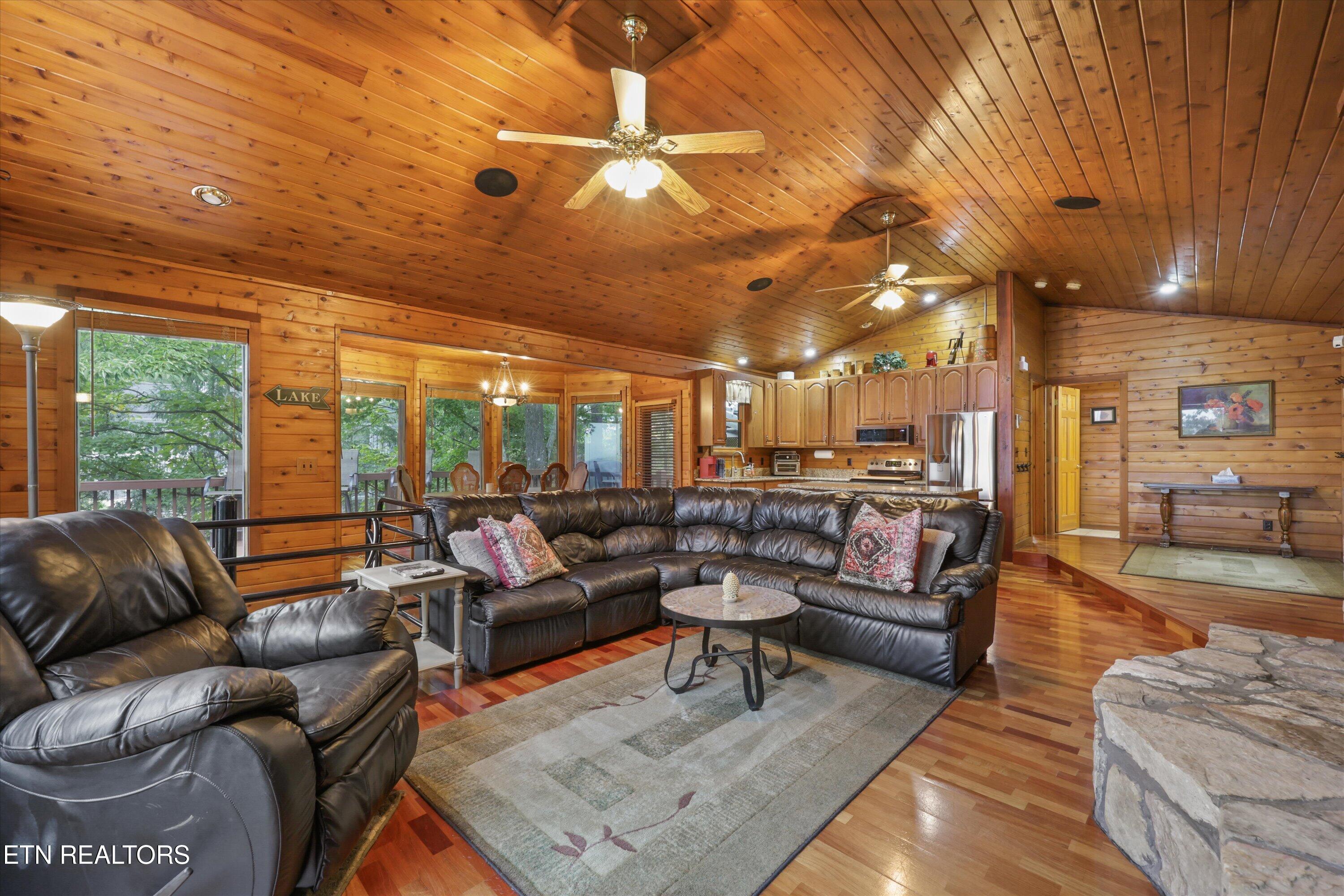 1186 Deerfield Way Lafollette TN 37766
