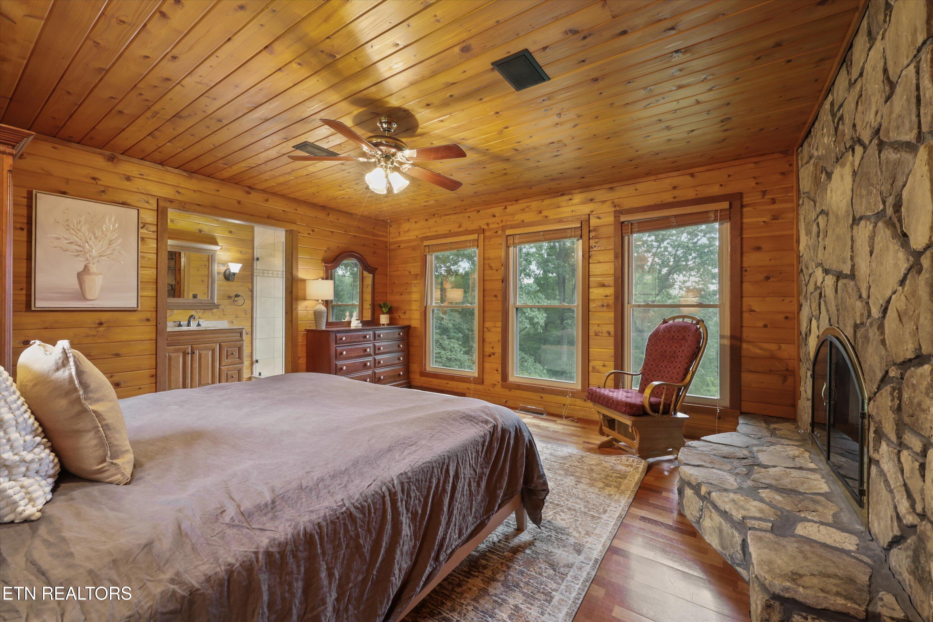 1186 Deerfield Way Lafollette TN 37766