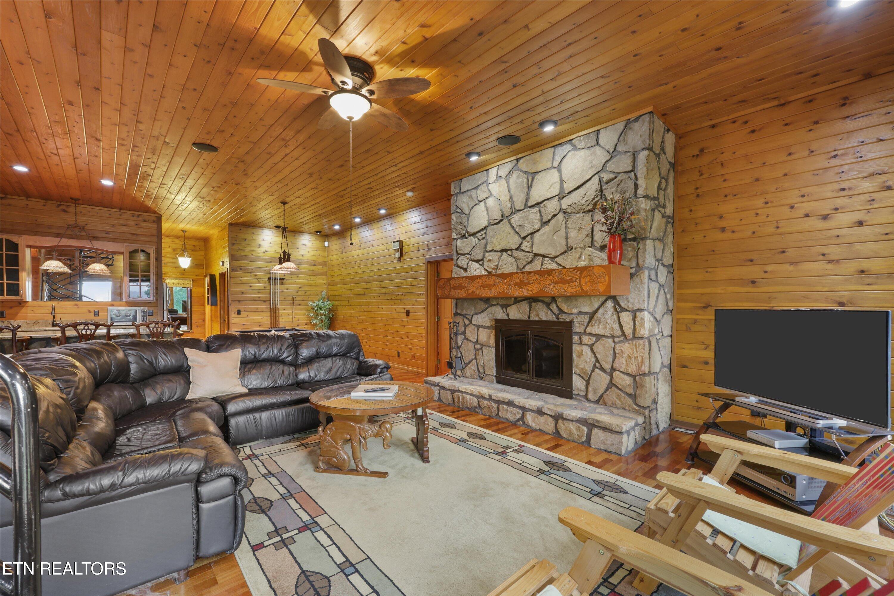 1186 Deerfield Way Lafollette TN 37766