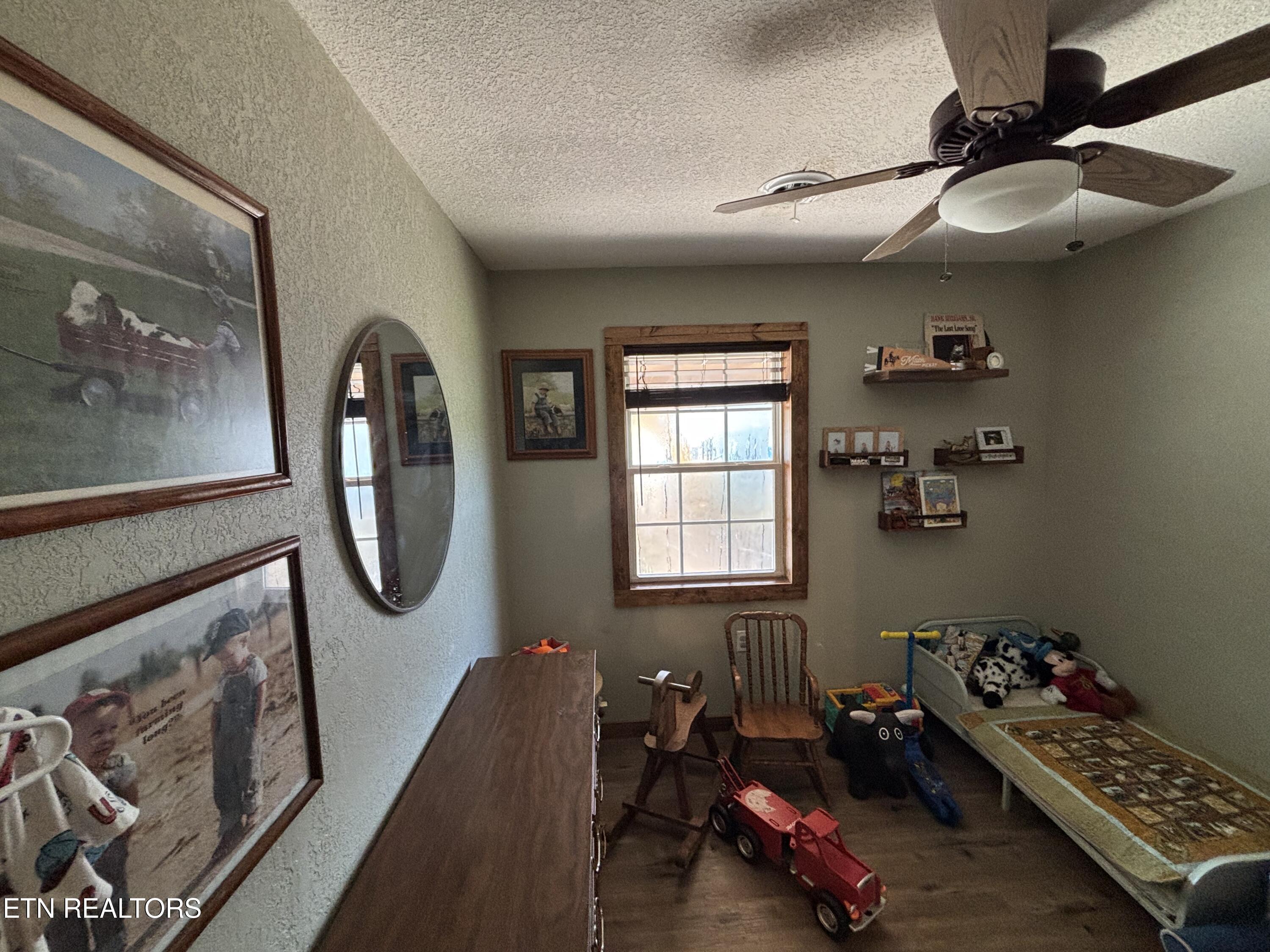 473 W High Knob Road Lafollette TN 37766