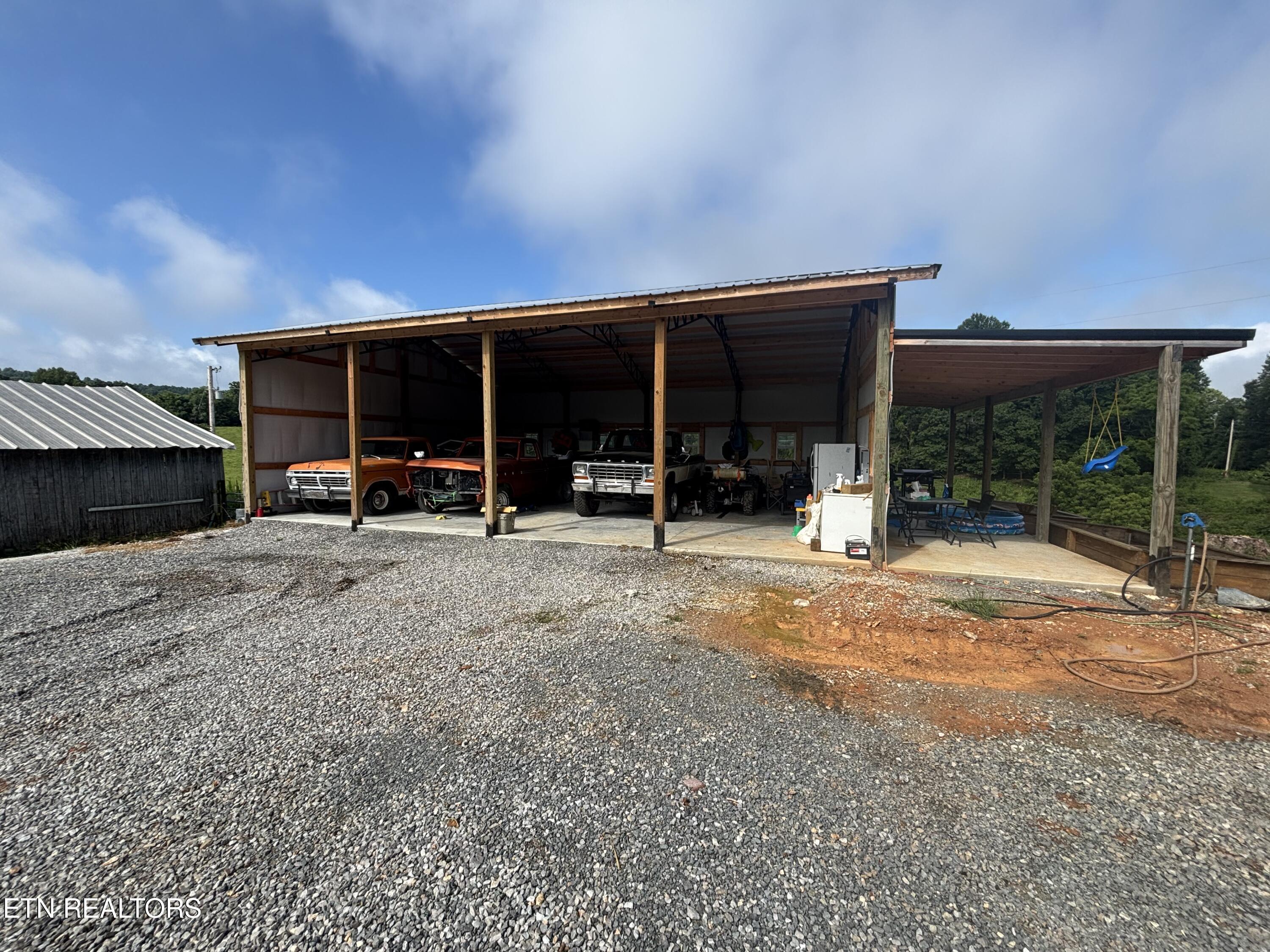 473 W High Knob Road Lafollette TN 37766