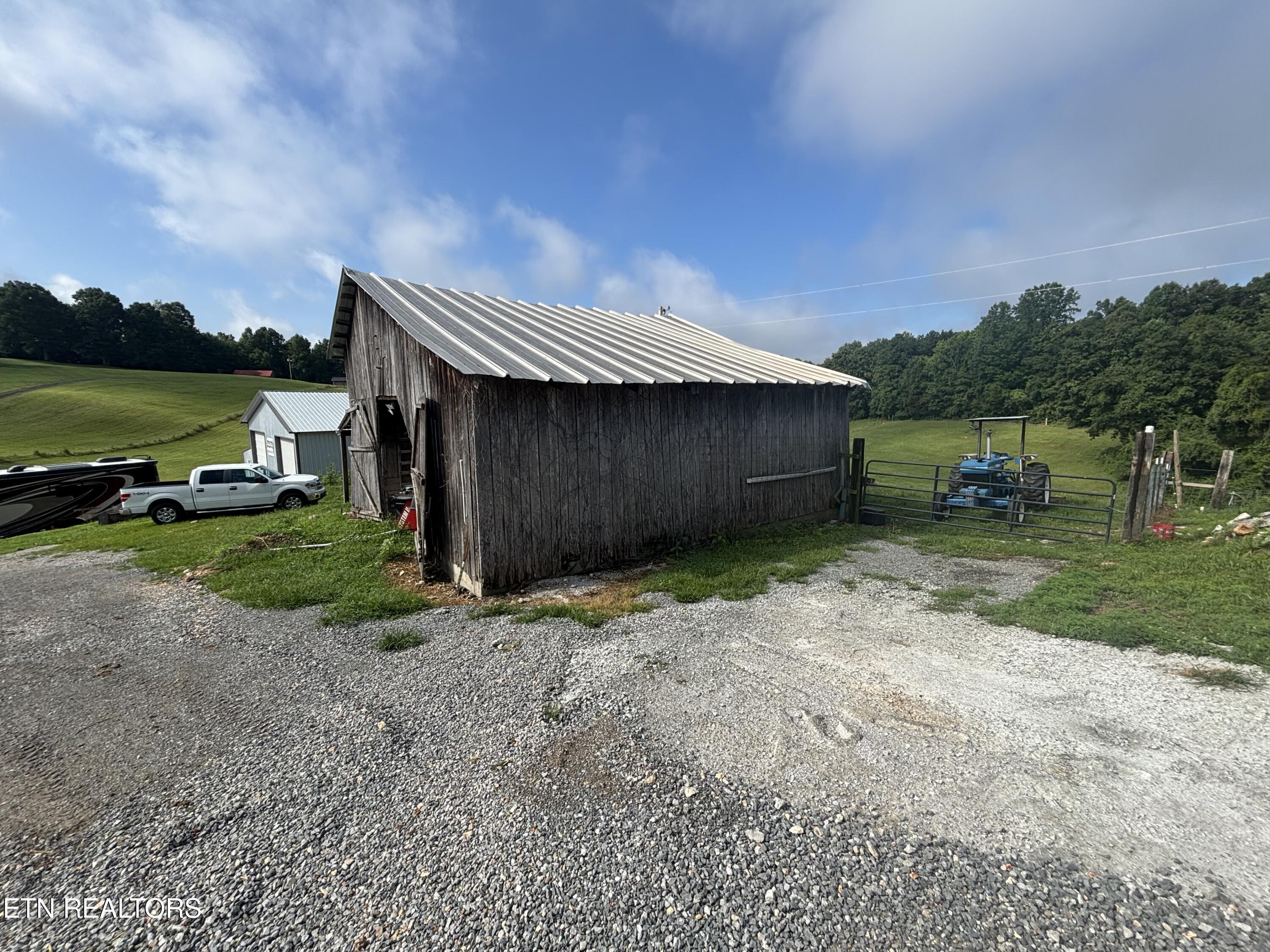 473 W High Knob Road Lafollette TN 37766