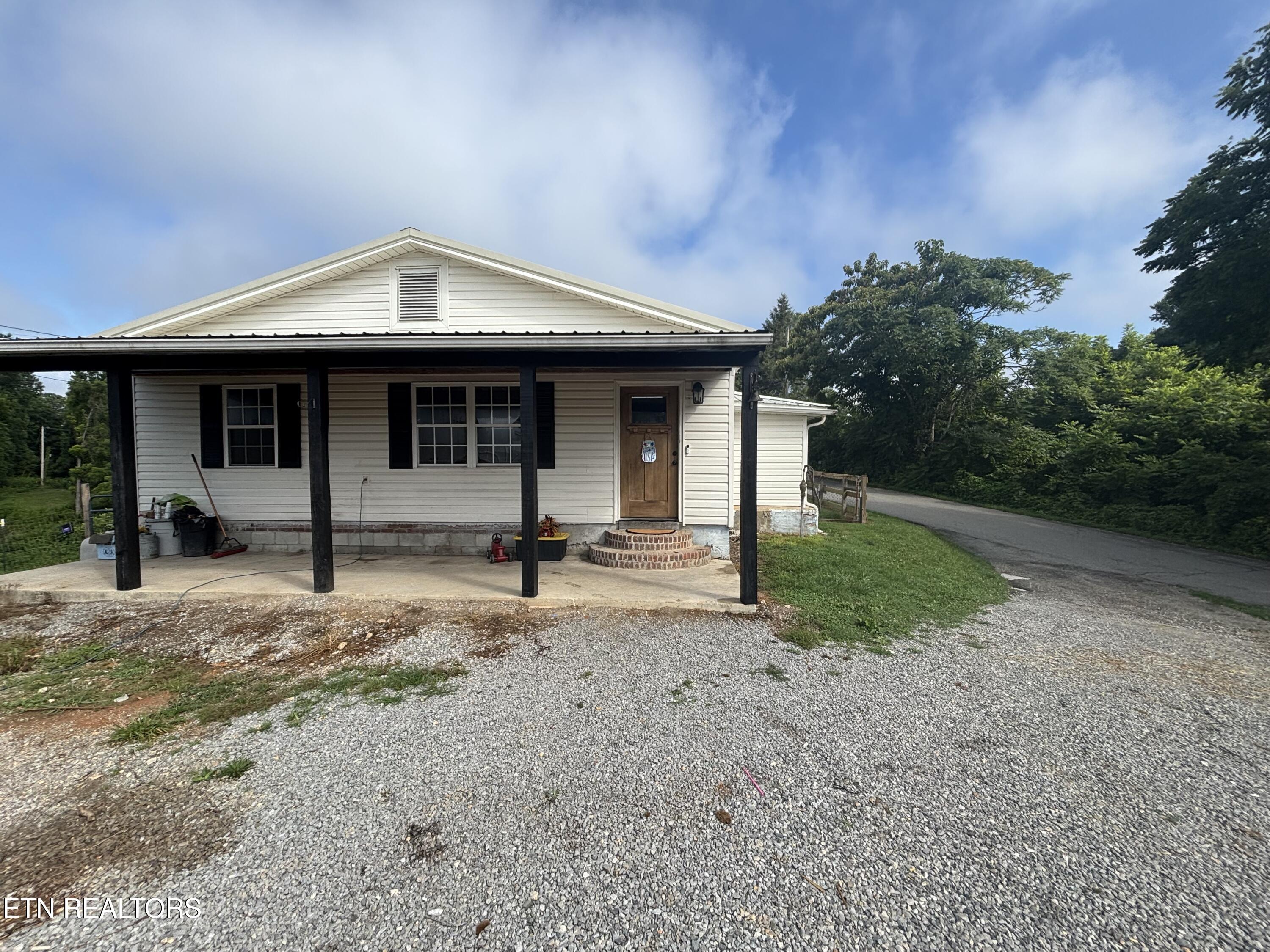 473 W High Knob Road Lafollette TN 37766