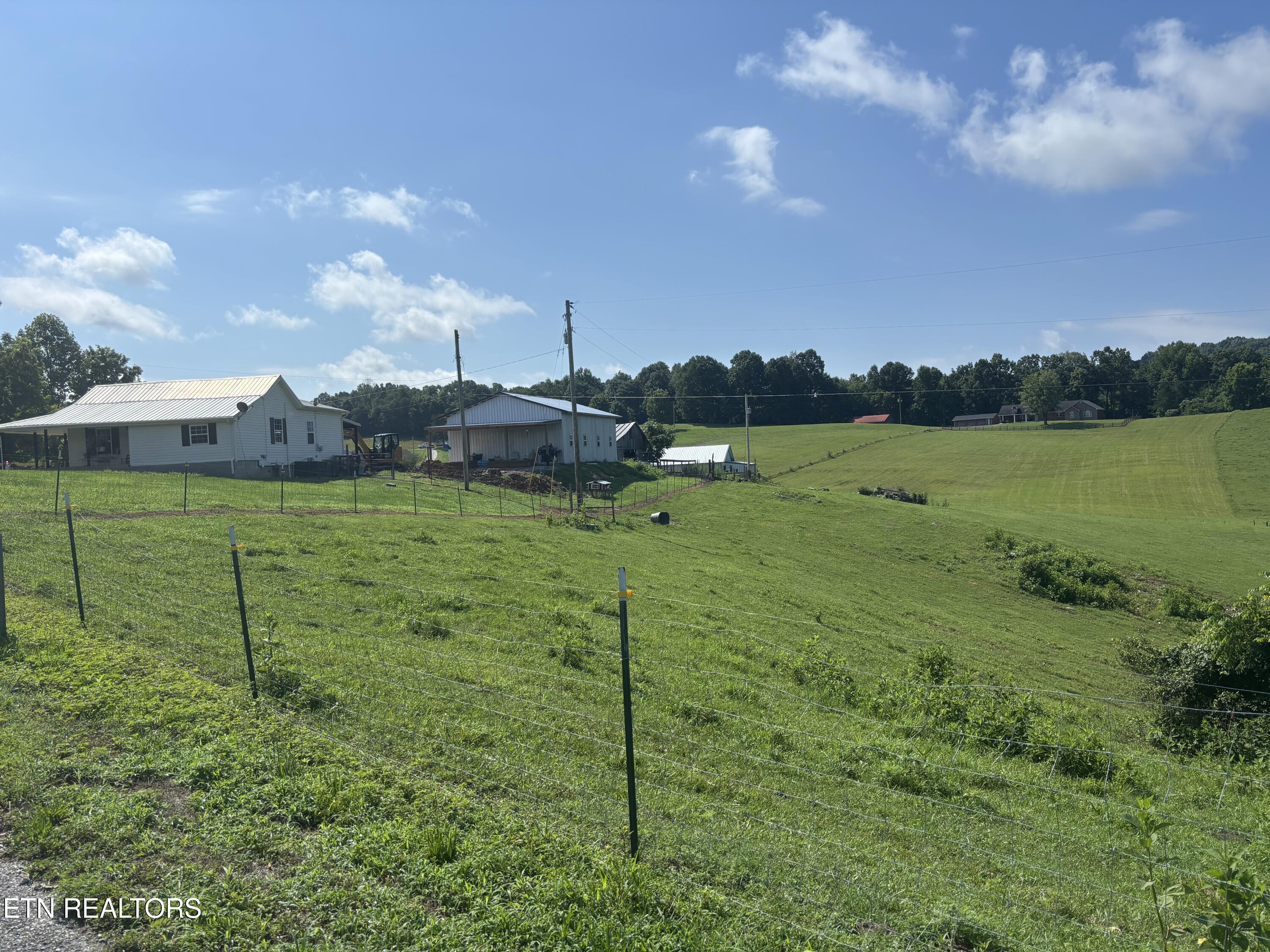 473 W High Knob Road Lafollette TN 37766