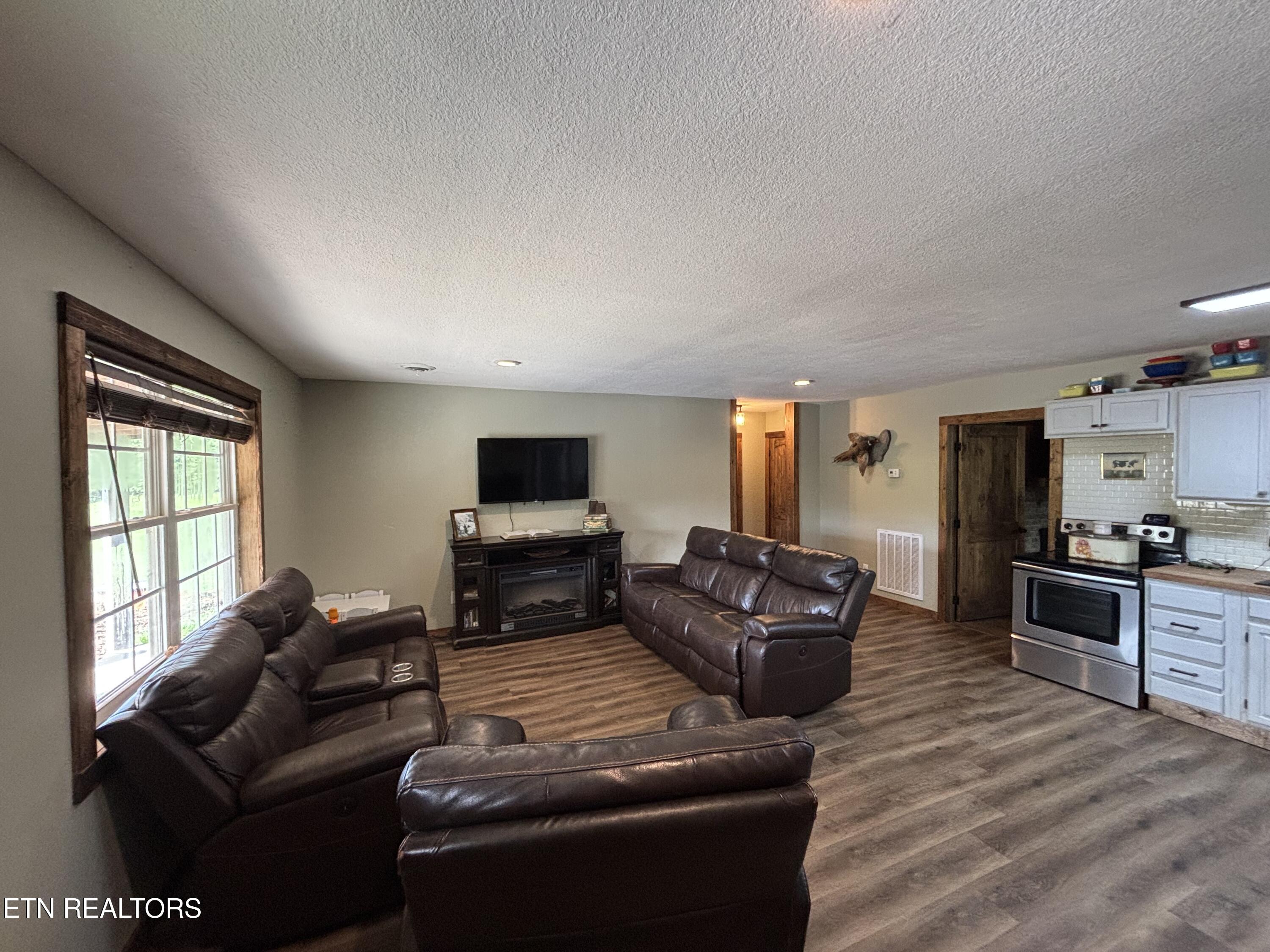 473 W High Knob Road Lafollette TN 37766