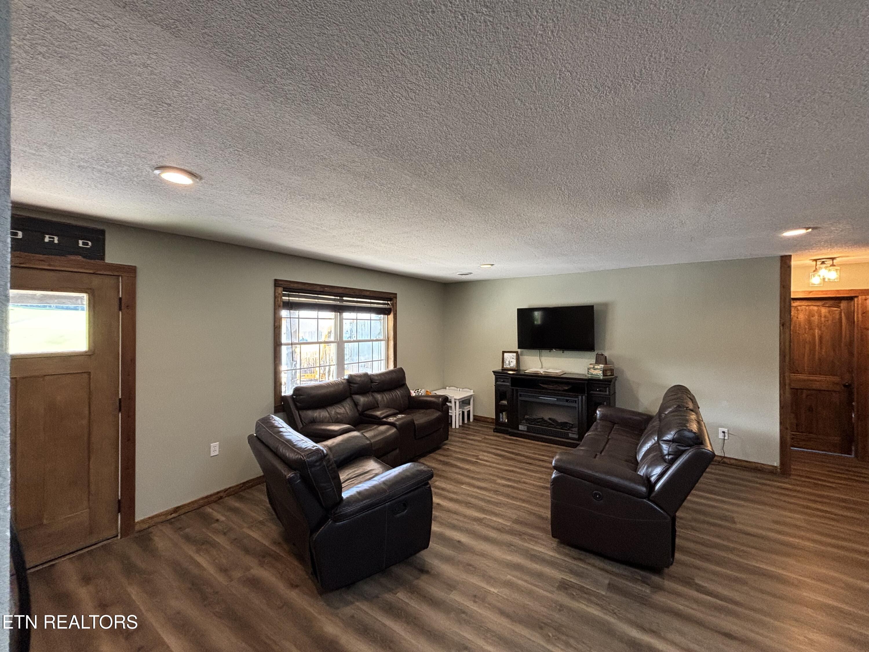 473 W High Knob Road Lafollette TN 37766