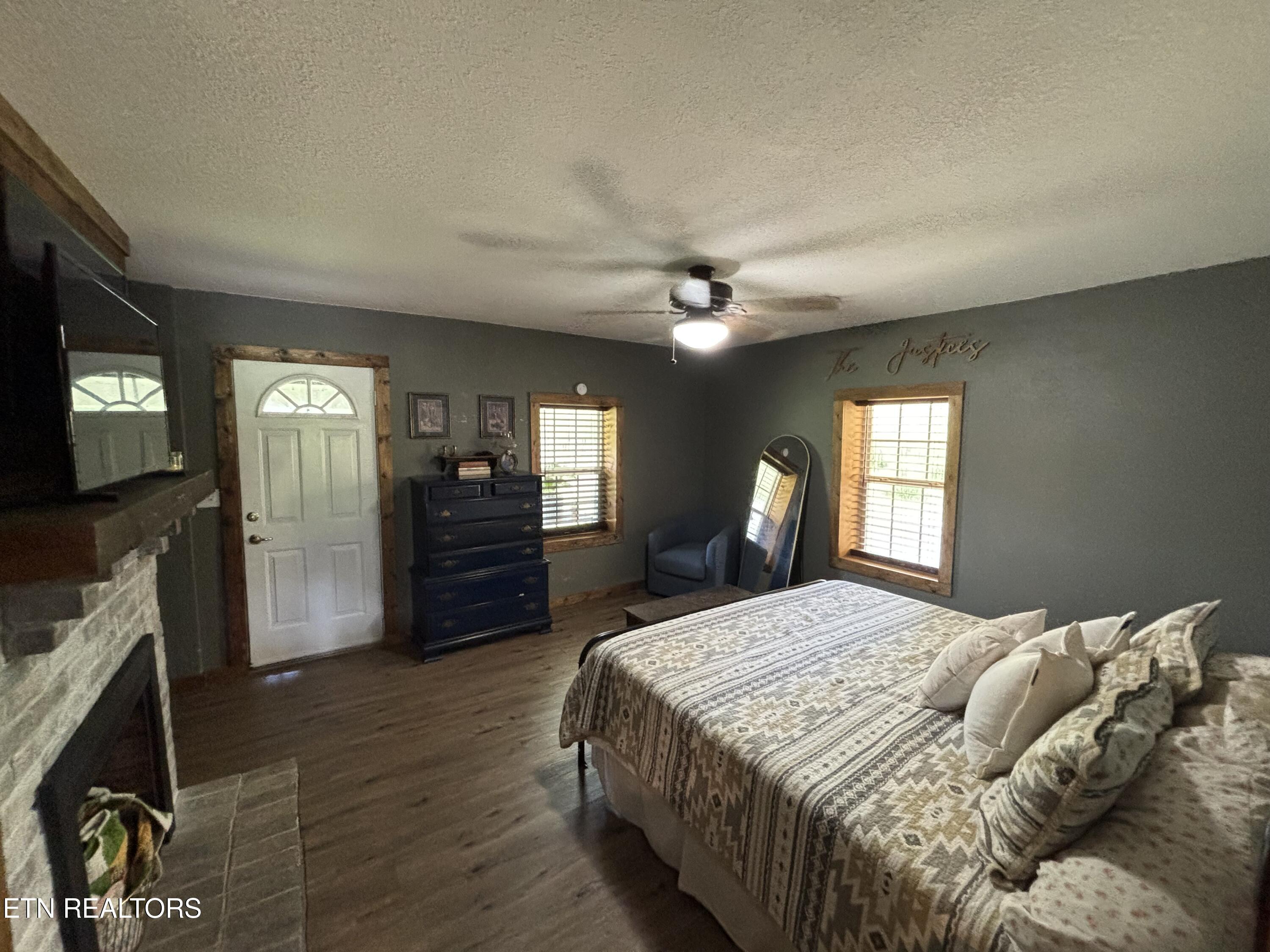 473 W High Knob Road Lafollette TN 37766
